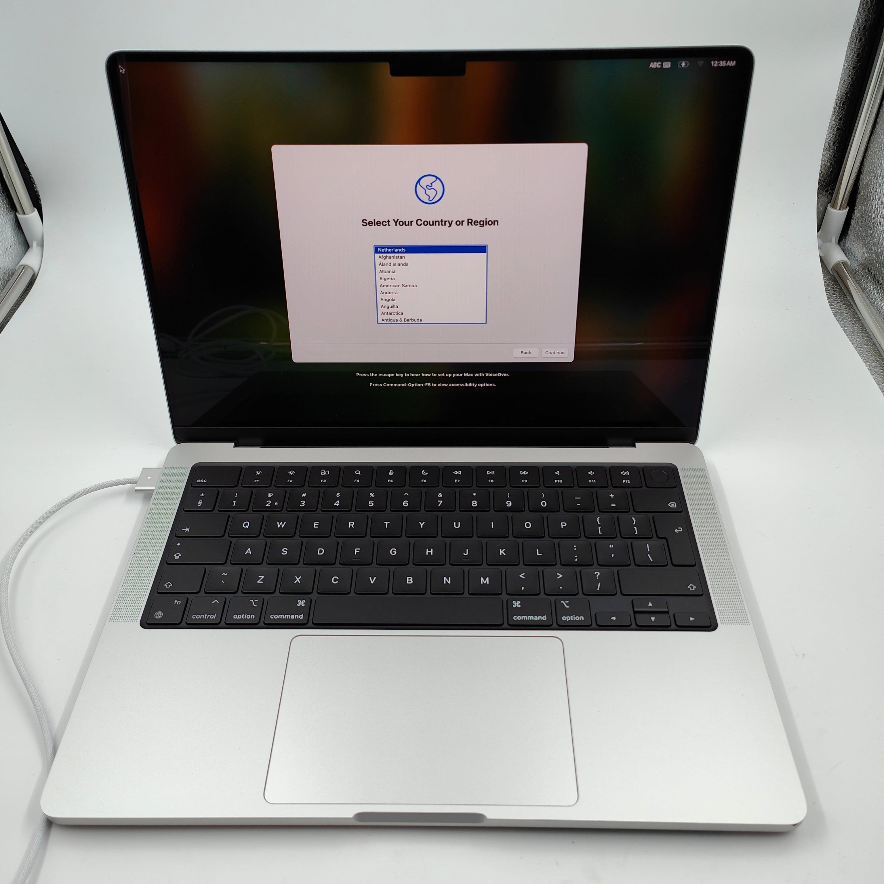 Apple MacBook Pro 14" 2023 M3 Pro (11/14) 18GB/512GB Silber QWERTZ
