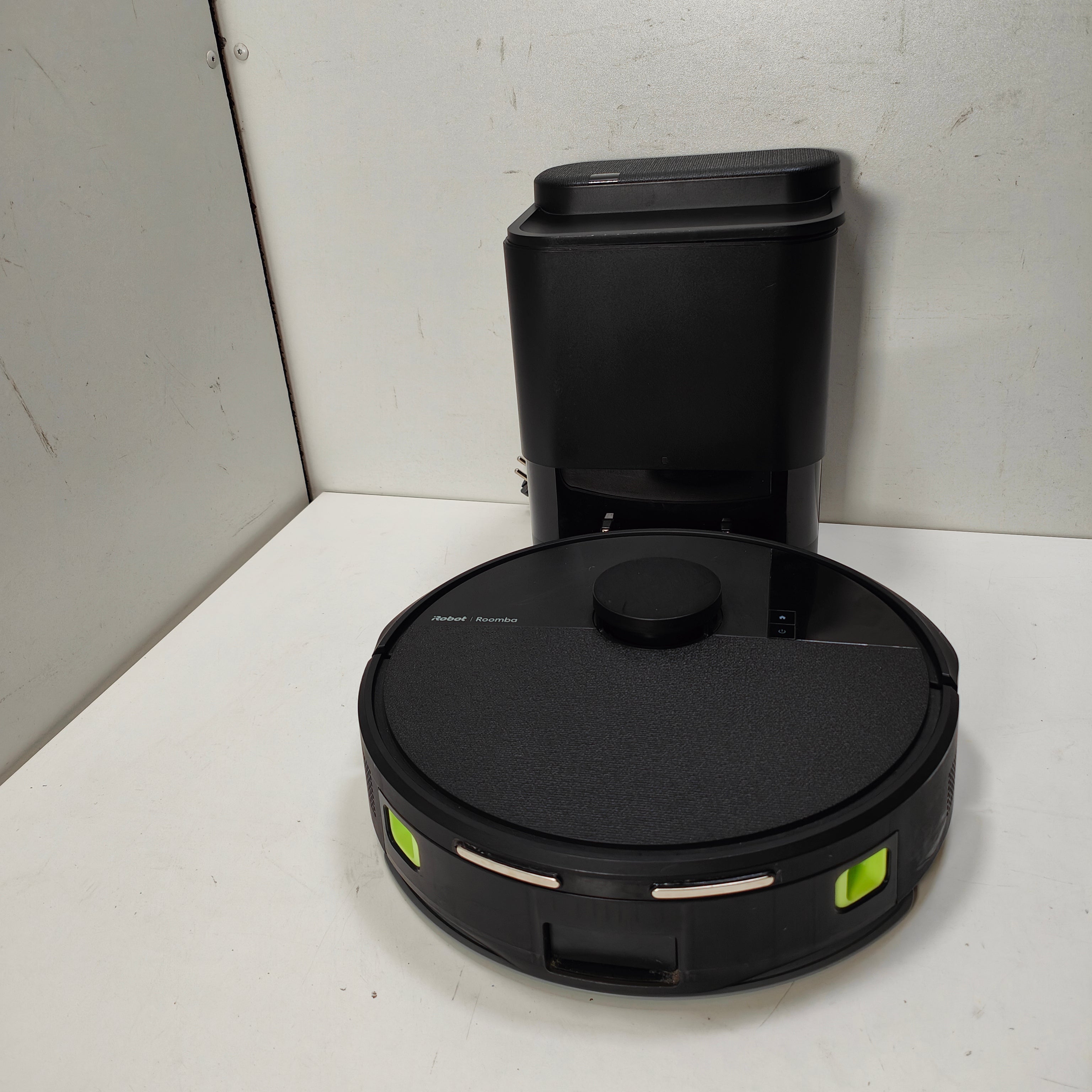 iRobot Roomba 105 Combo + Black