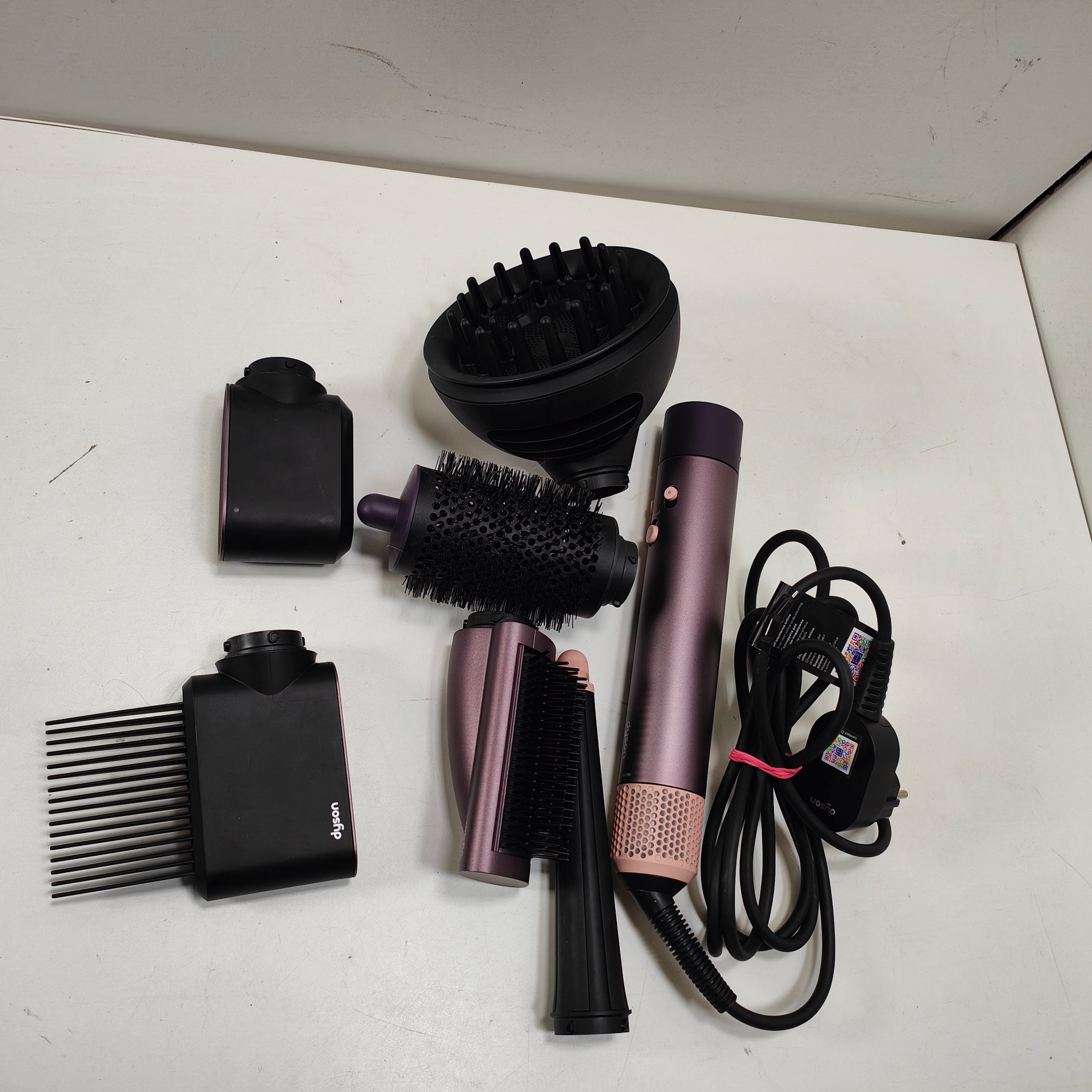 Dyson Airwrap i.d. Lockig + Kraus Jasper Plum