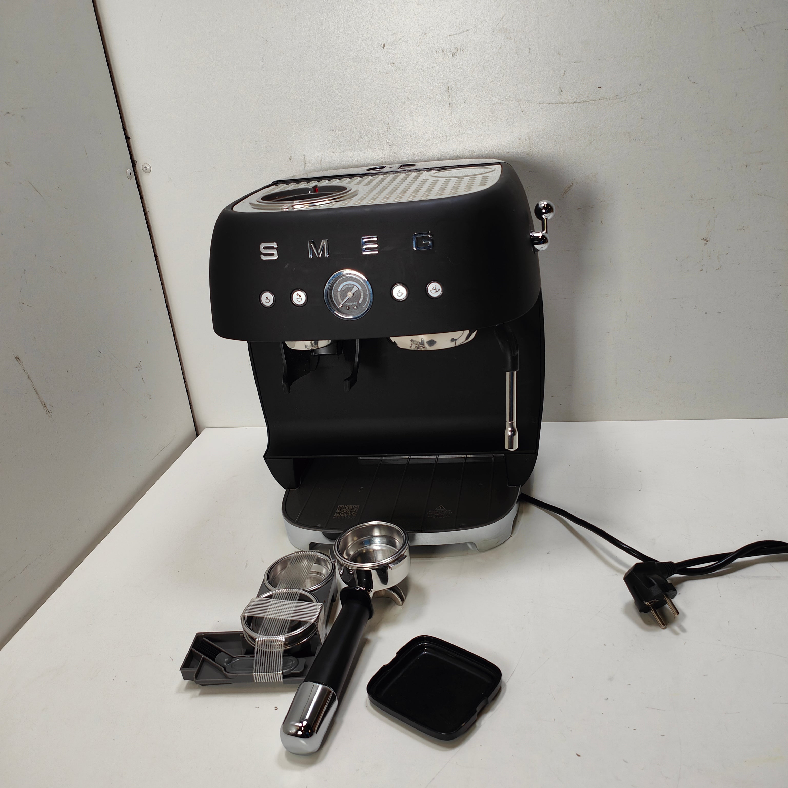 SMEG EGF03BLMEU Matt Schwarz