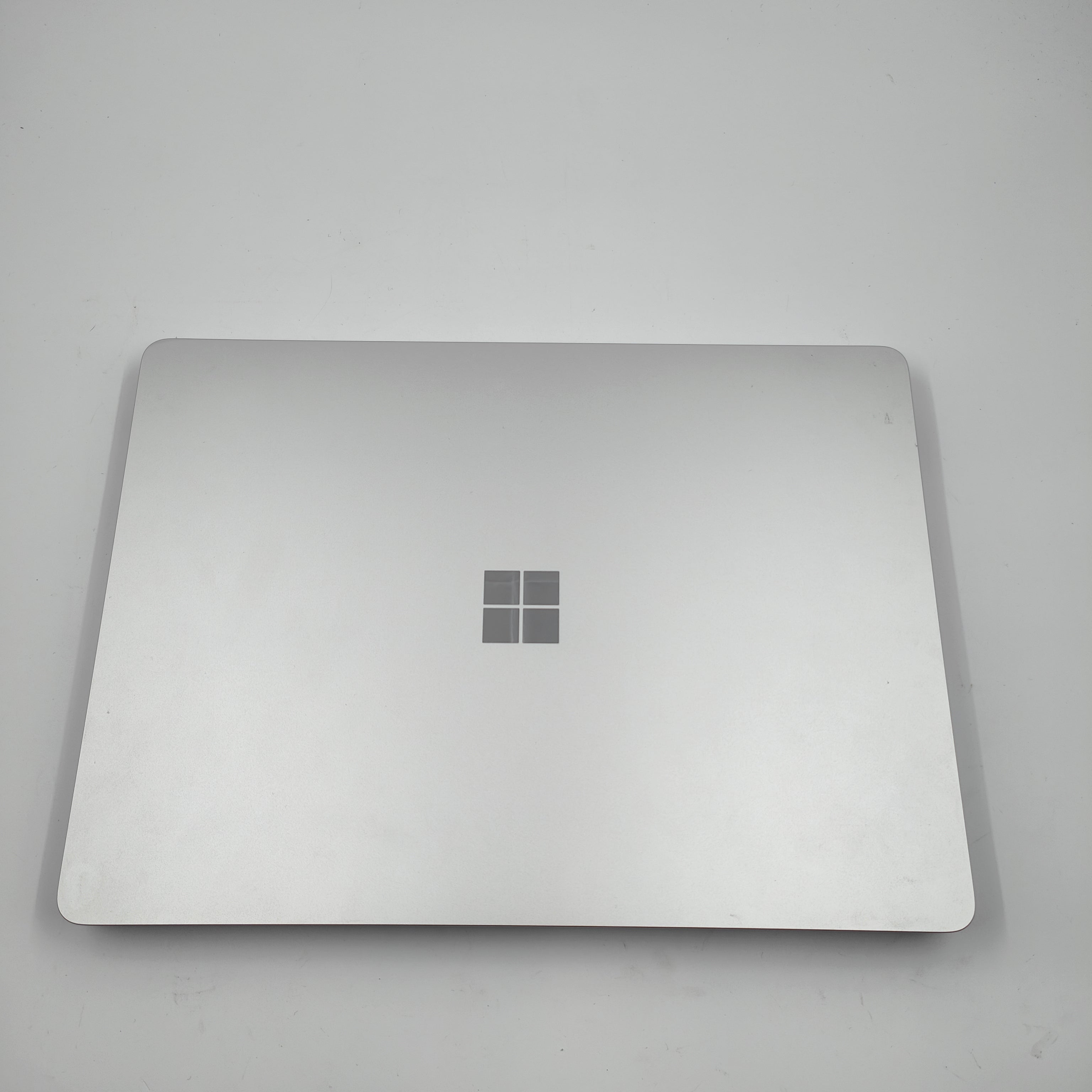 Microsoft Surface Laptop Copilot+ PC 13.8 Snapdragon X Plus / 16GB / 256GB Platinum QWERTY