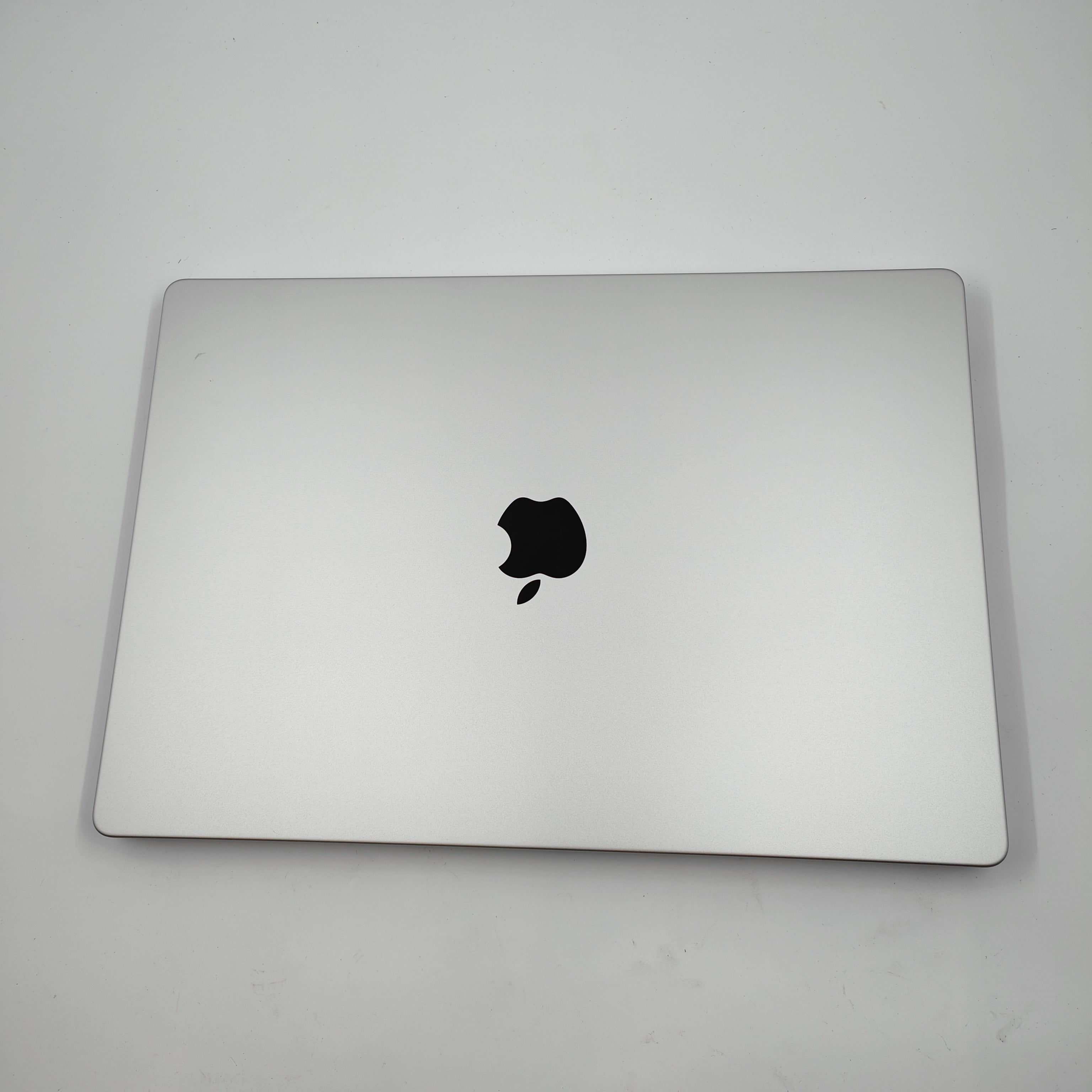 Apple MacBook Pro 16" M4 Pro (14/20) 24GB/512GB Silber QWERTZ
