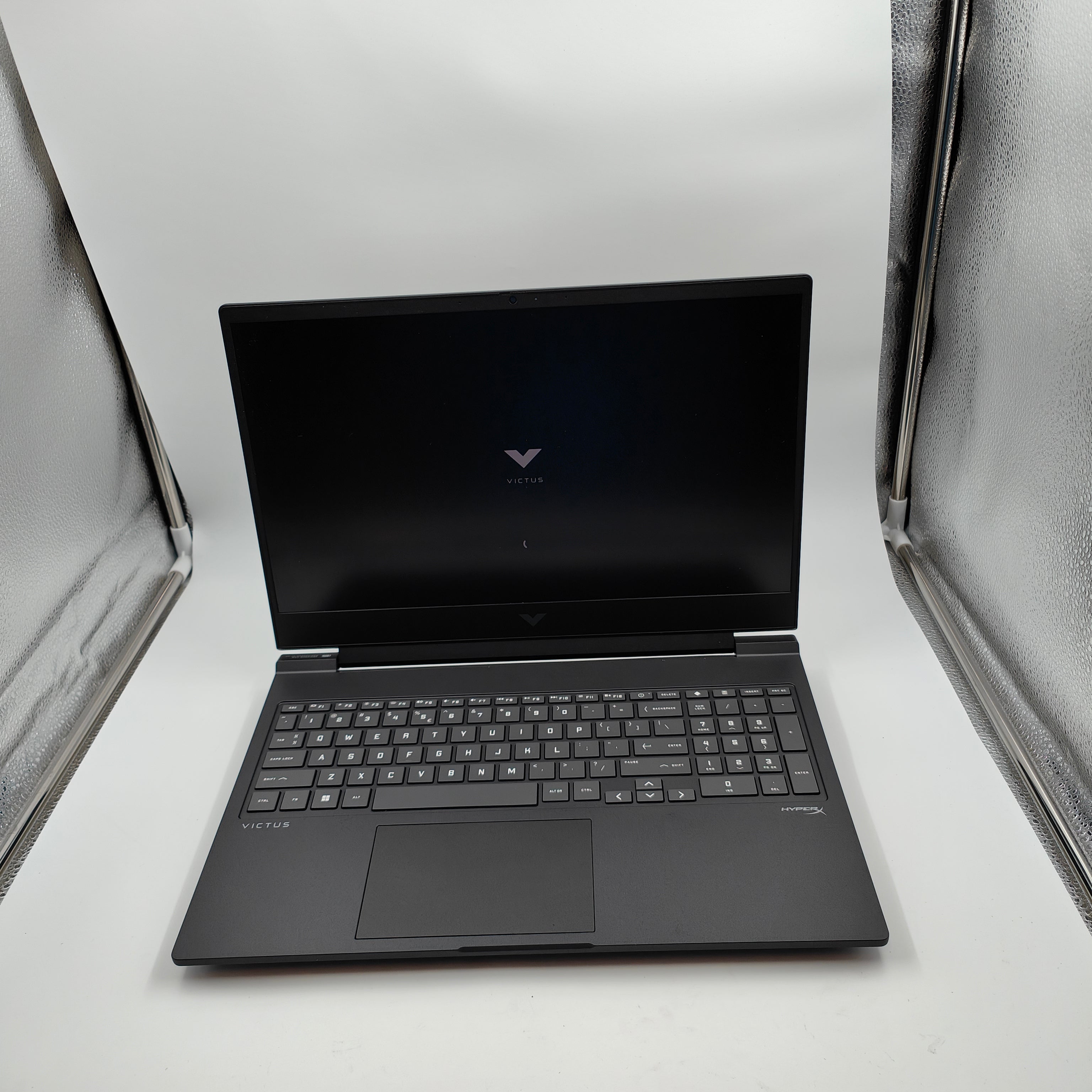 HP VICTUS 16-r1975nd QWERTY