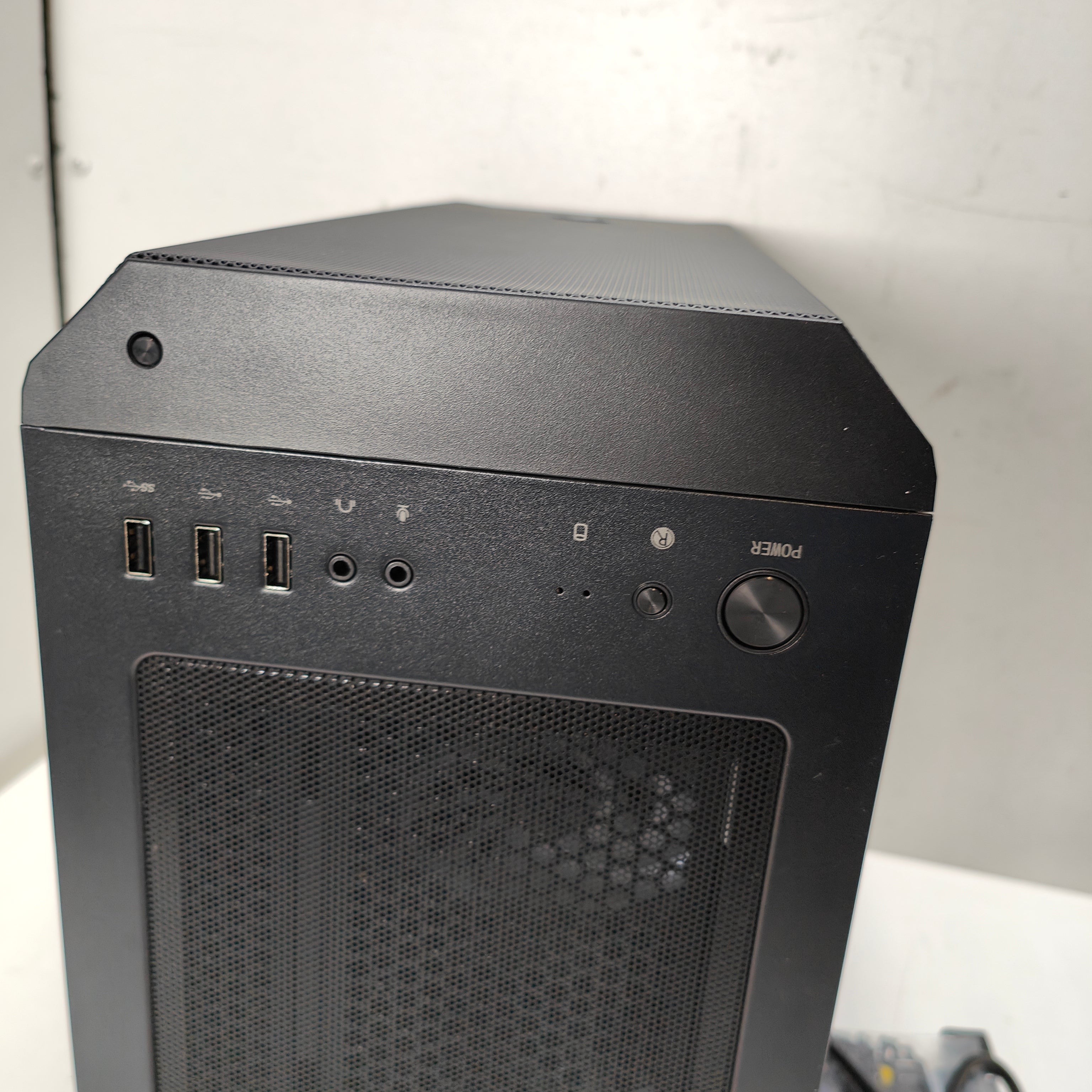 Cobalt x Propulsé par MSI - Niveau 1 - RTX 5060 - Ryzen 7 5700X