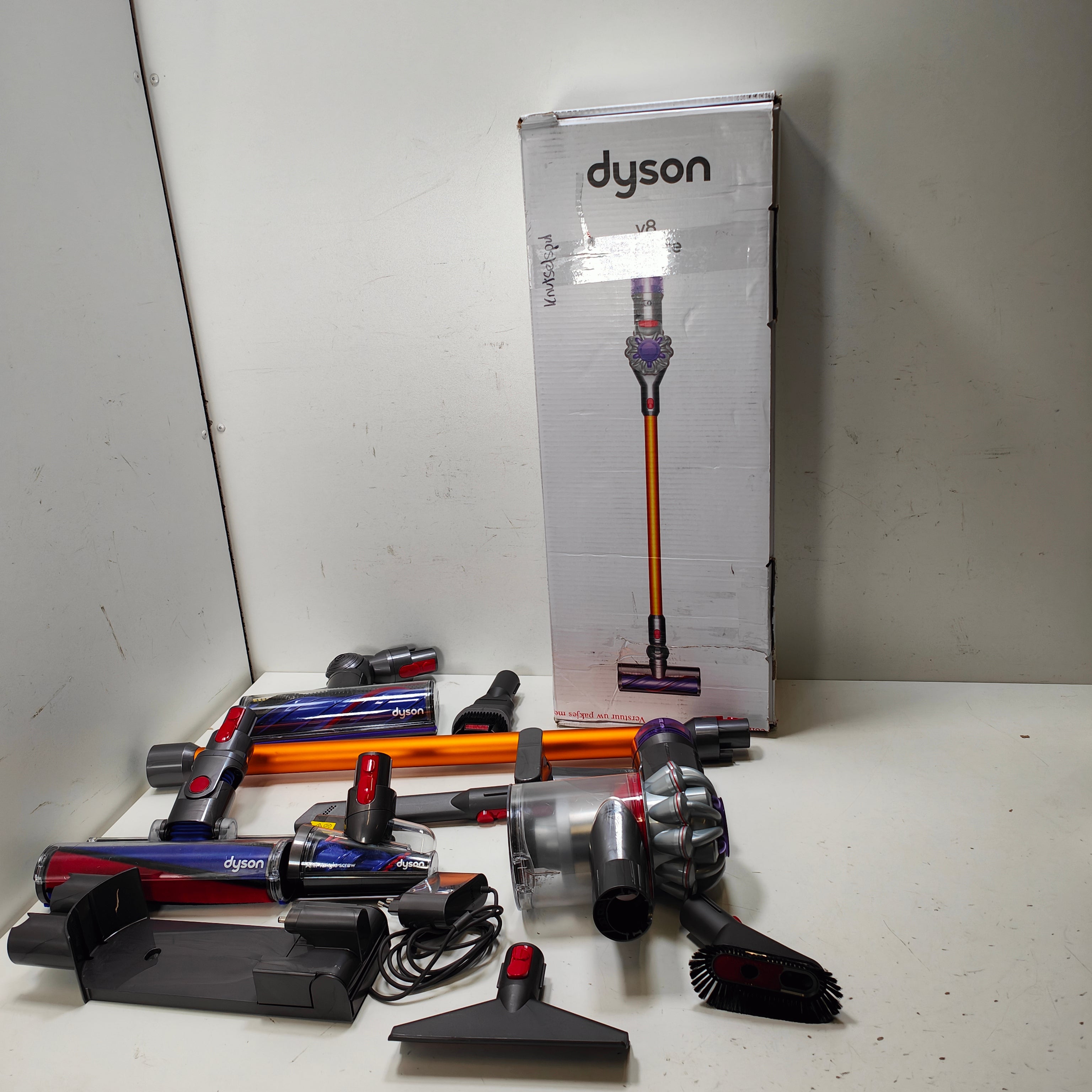 Dyson V8 Absolute 476547-01