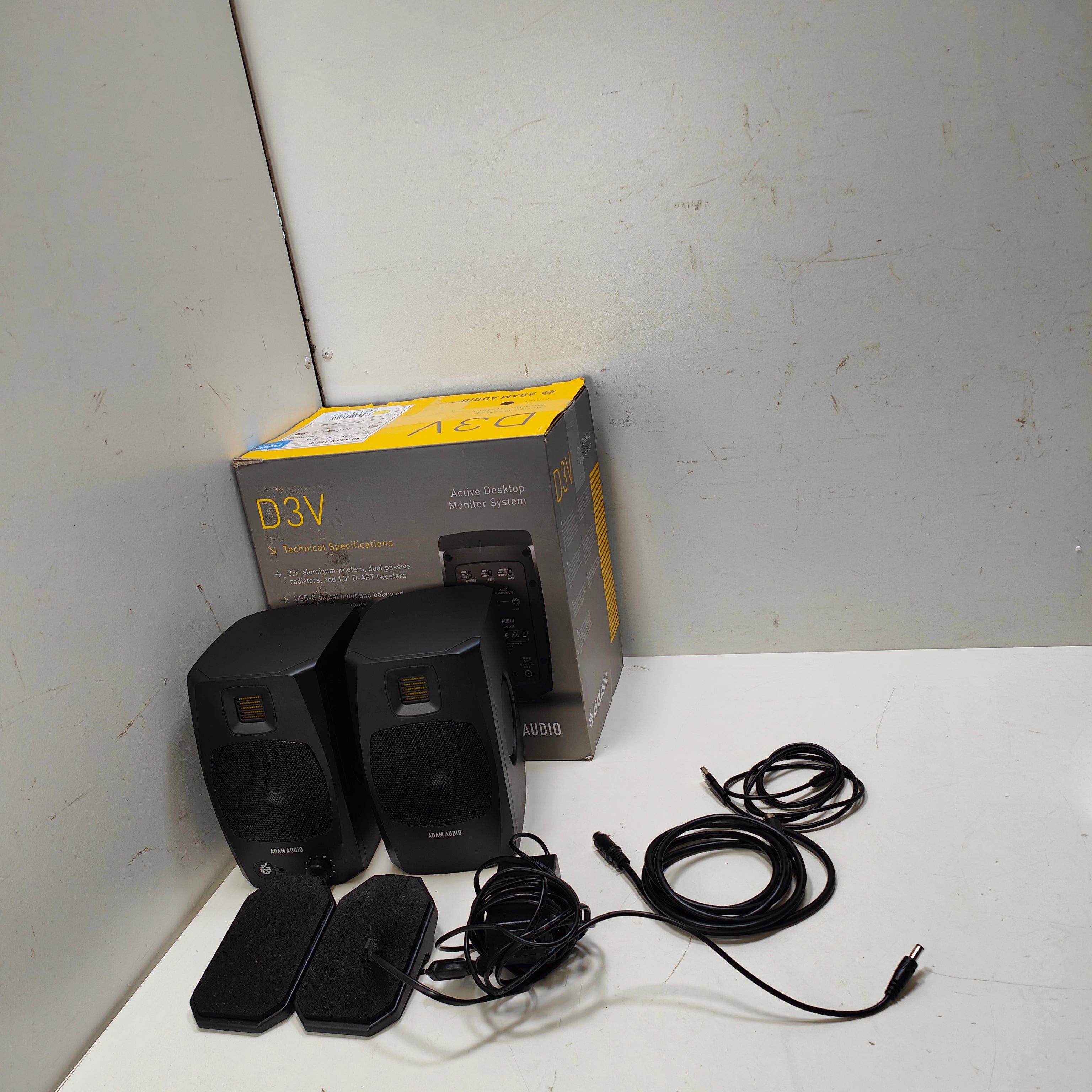 ADAM Audio D3V Zwart