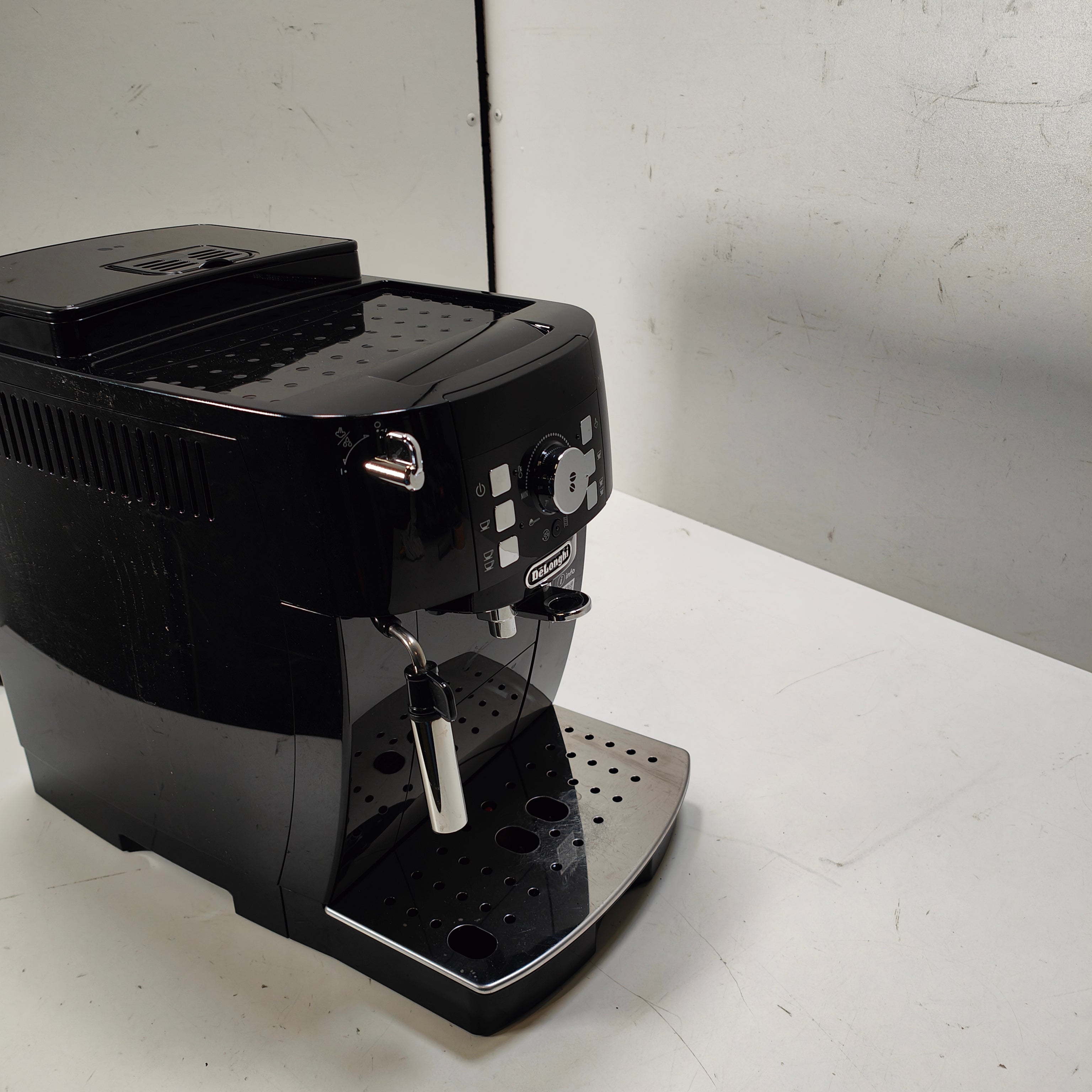 DeLonghi ECAM 21.117.B Magnifica S