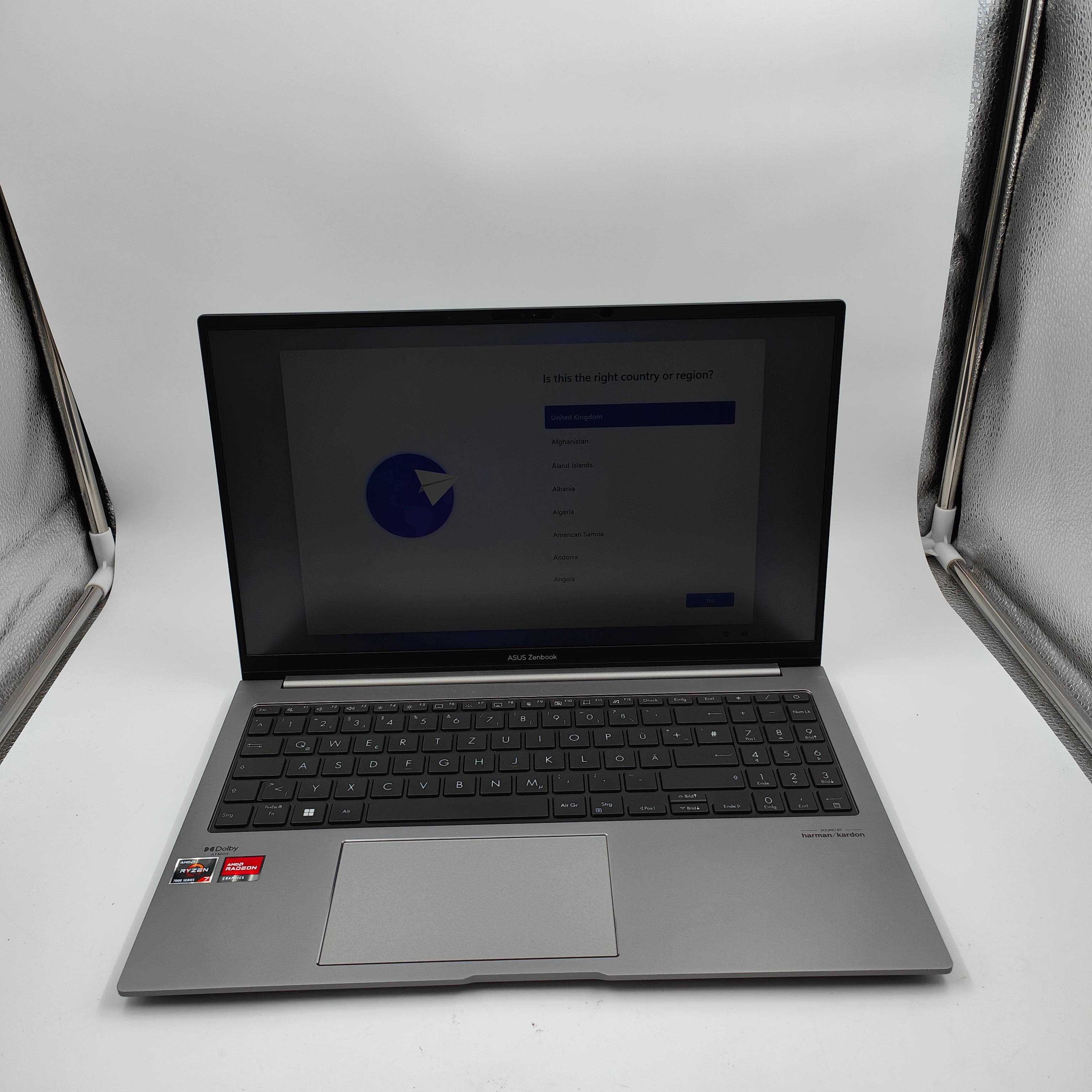 Asus UM3504DA-BN377W QWERTZ