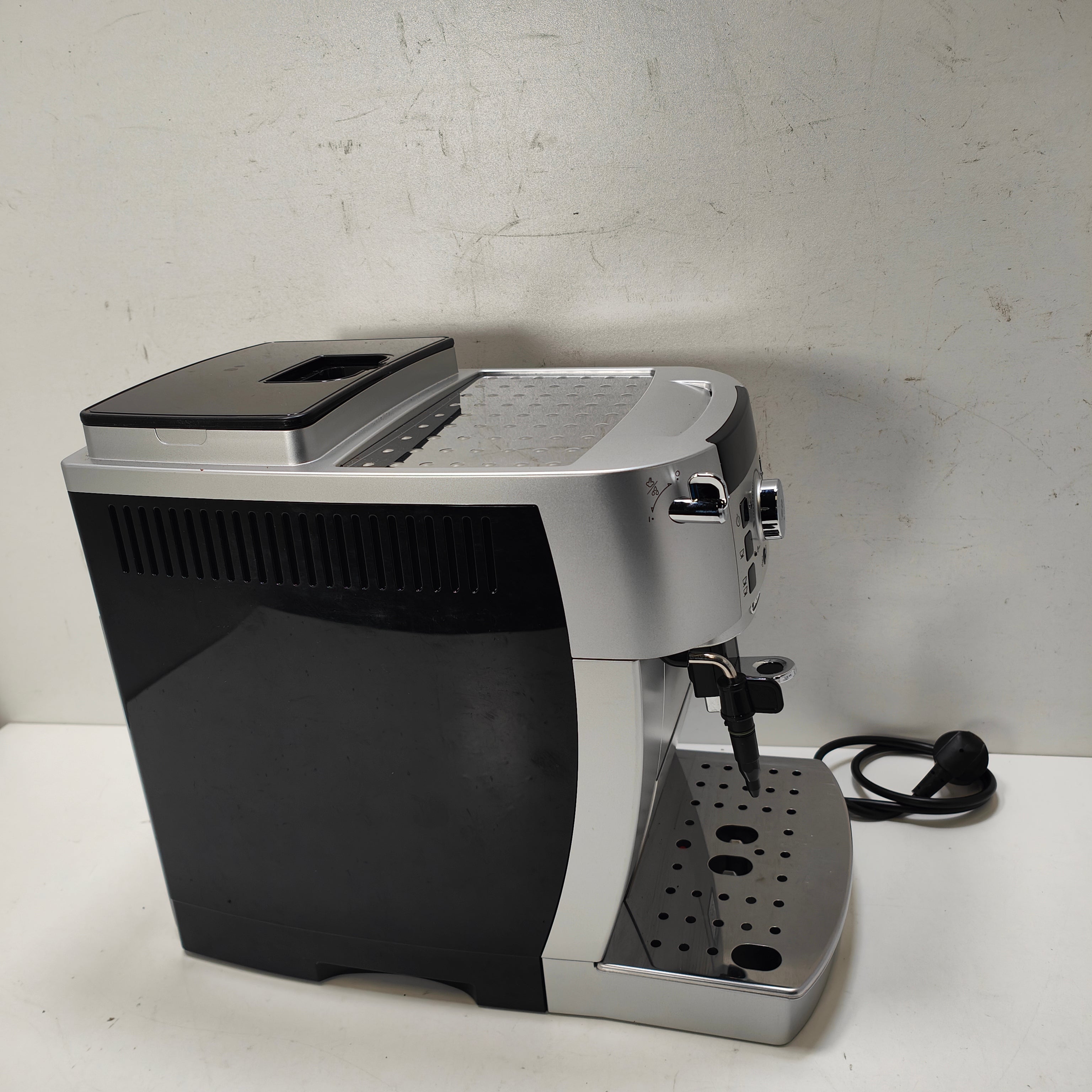 DeLonghi ECAM22.110SB MagnificaS