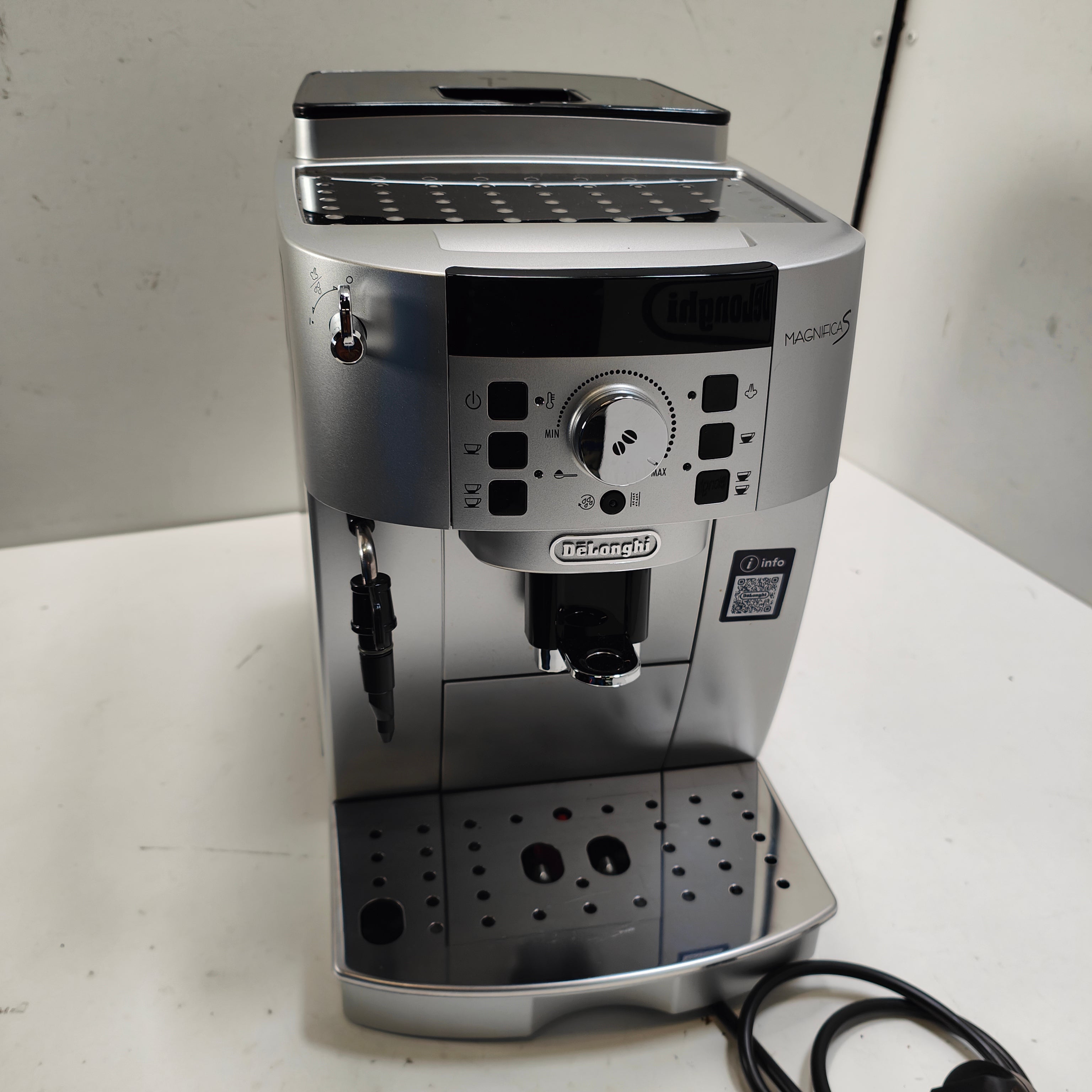DeLonghi ECAM22.110SB MagnificaS