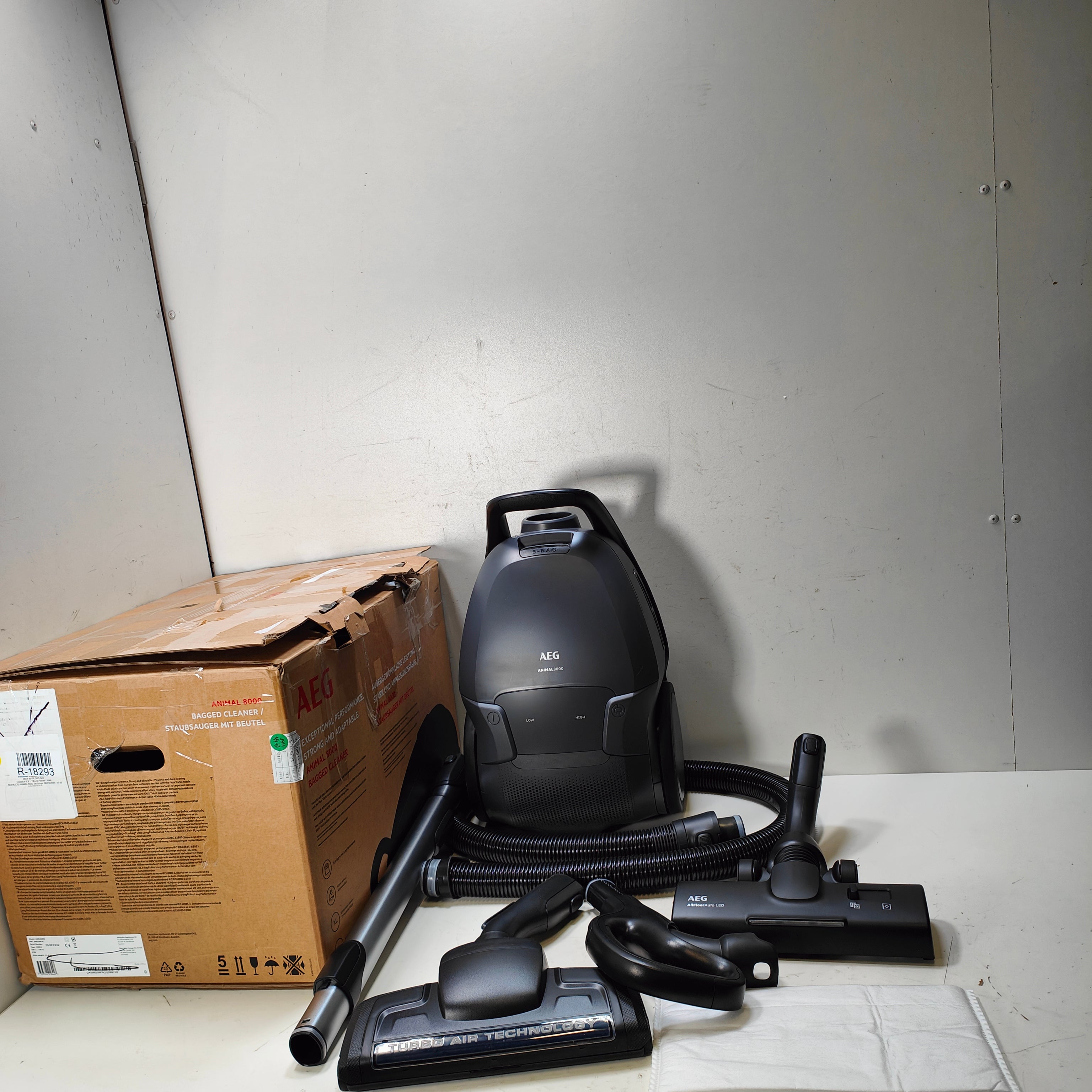 AEG AB81A2DG ANIMAL 8000 Vacuum Cleaner With Dust Bag - 69 dB - Tu