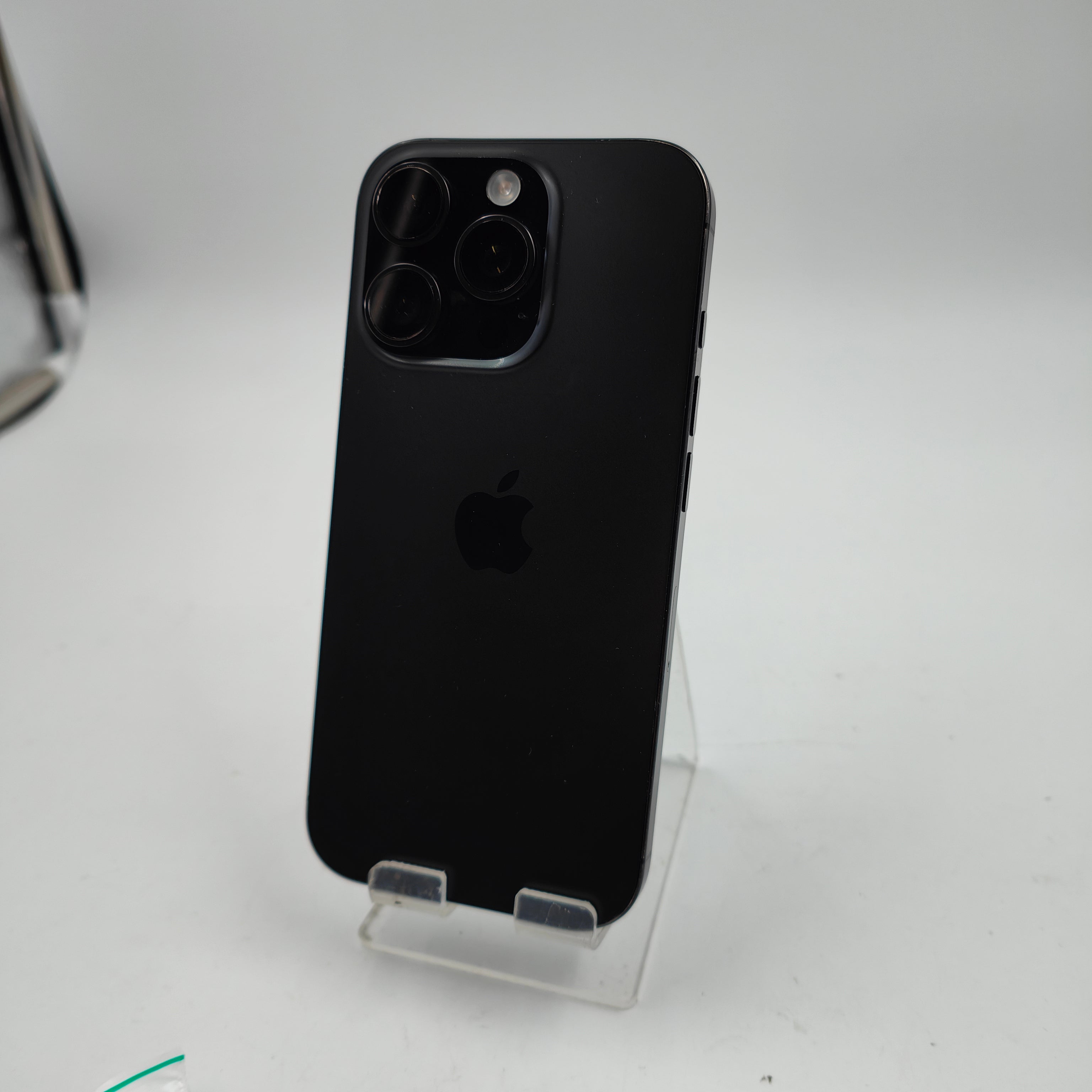Generalüberholtes iPhone 16 Pro 128GB Schwarz Titan