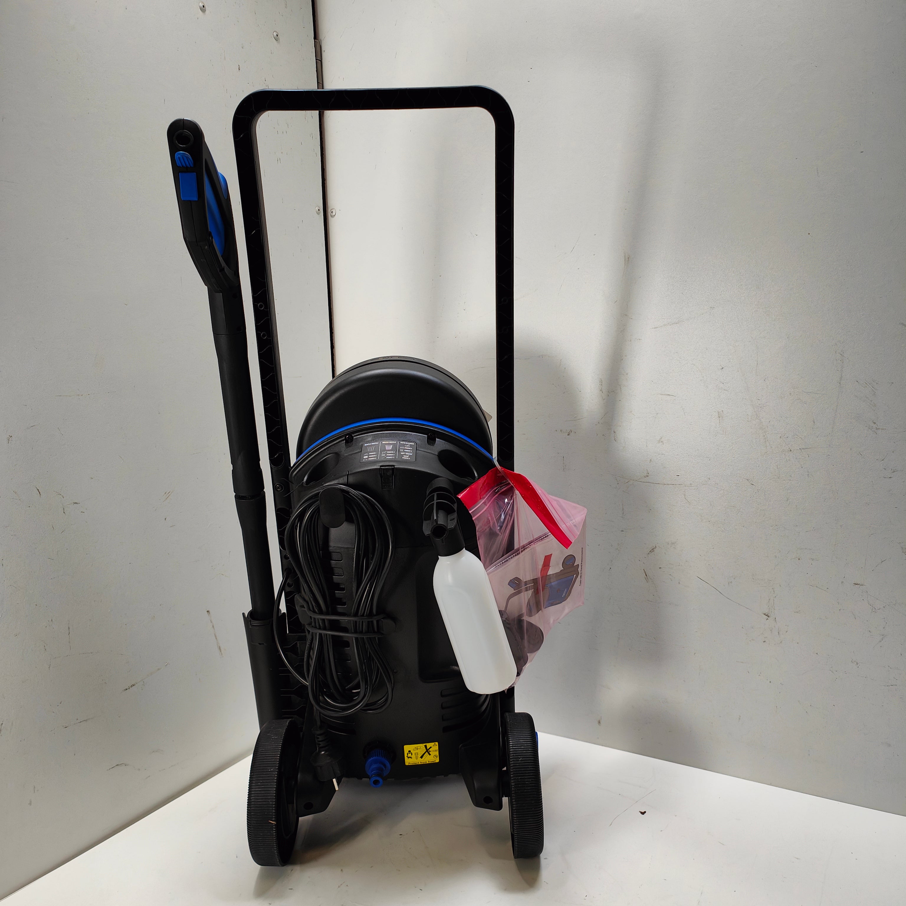 Nilfisk Core 140 In Hand PowerControl