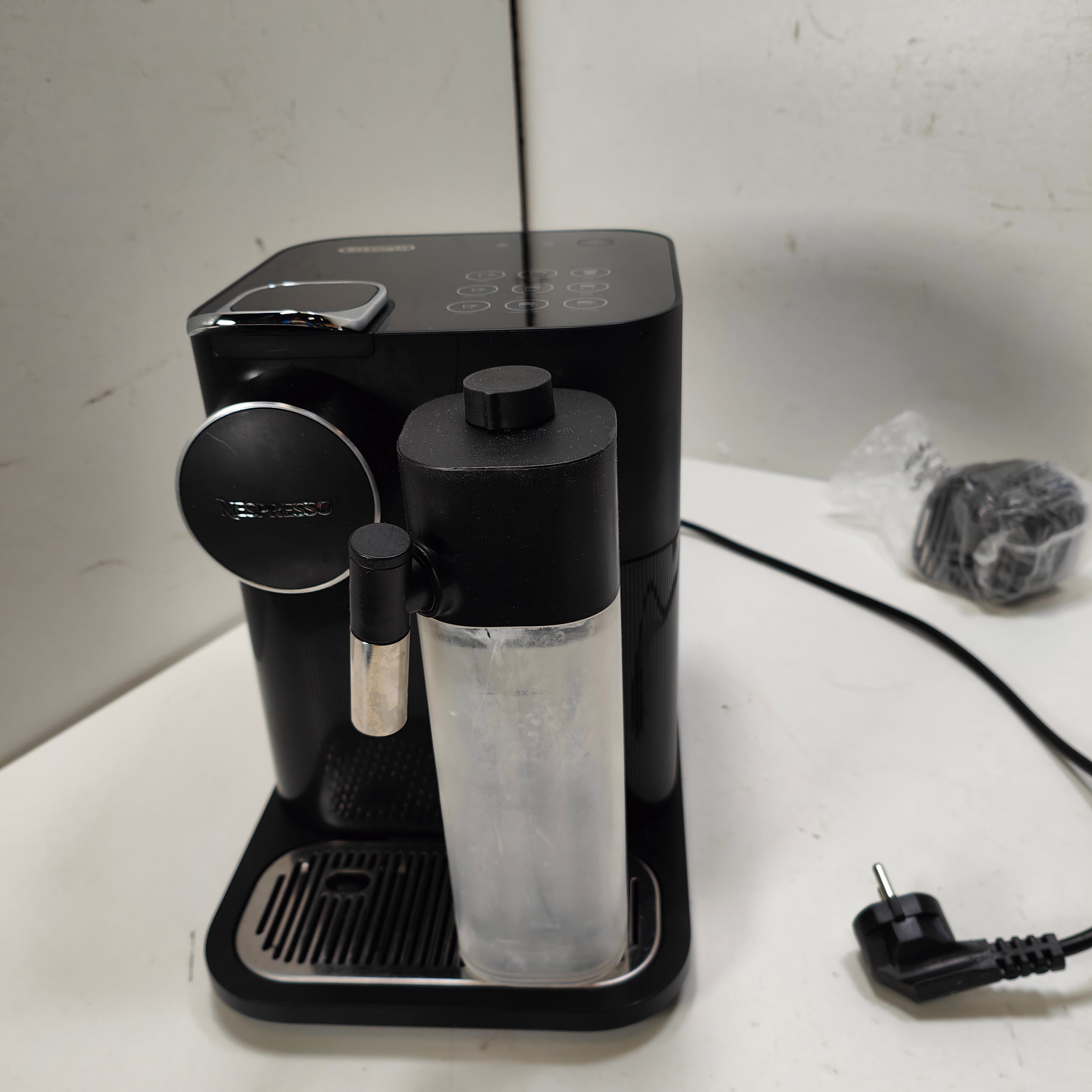 DeLonghi Nespresso Gran Lattissima EN640.B Schwarz
