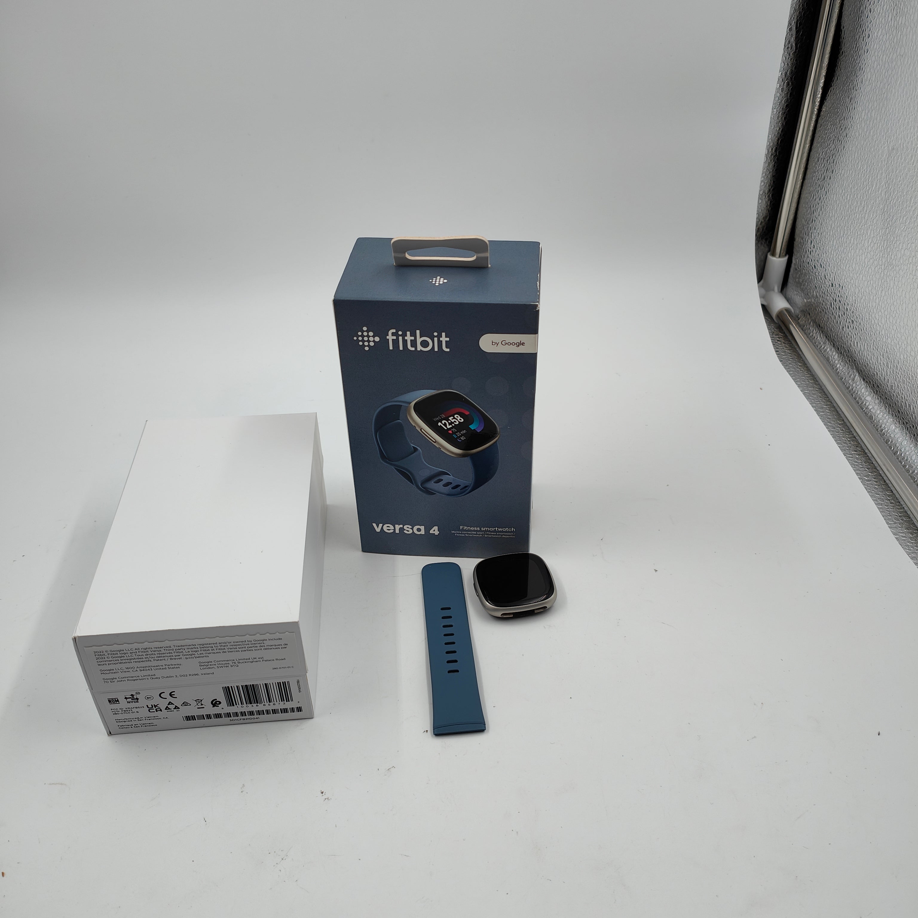 Fitbit Versa 4 Denimblauw/platina