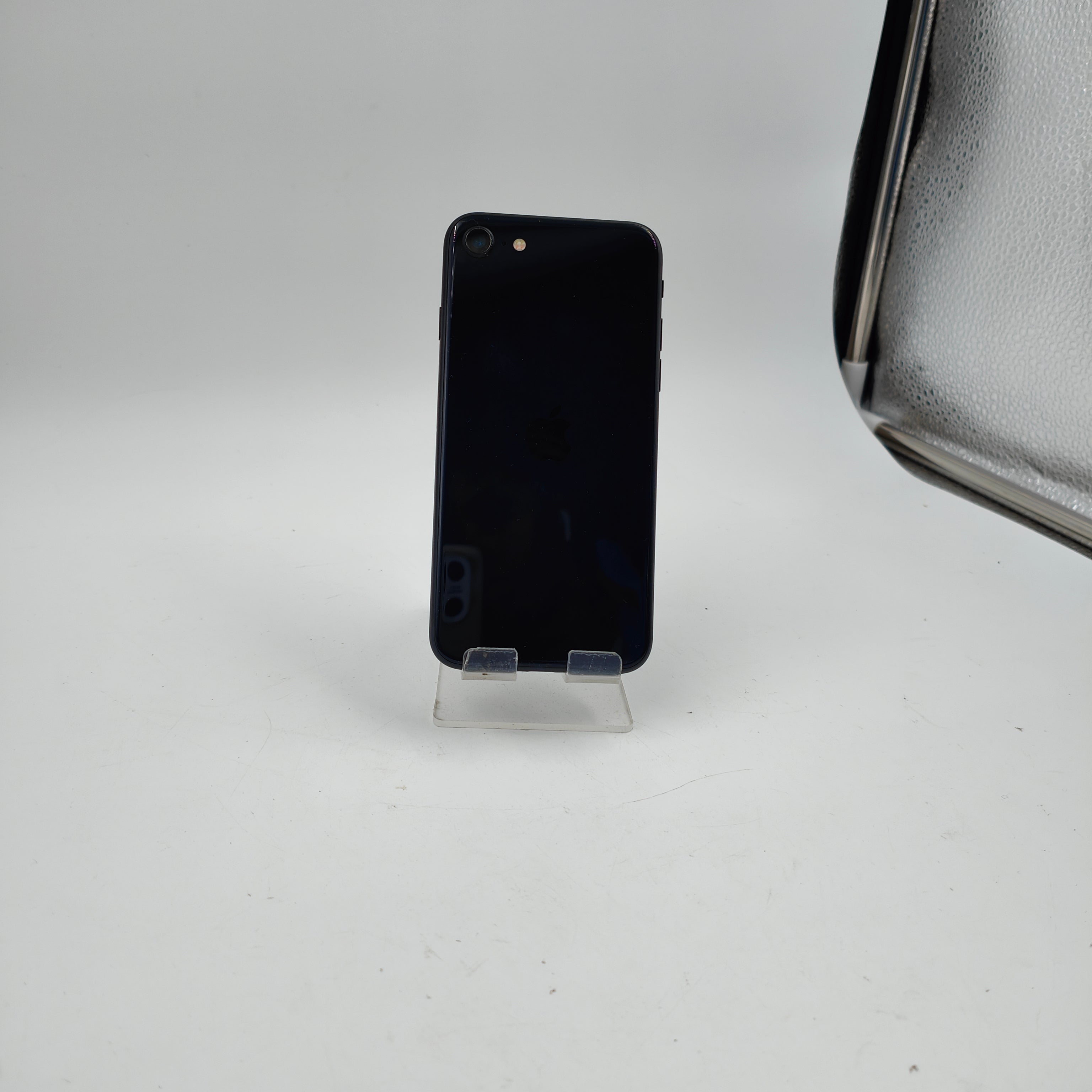 Refurbished iPhone SE (3rd gen) Midnight 64GB