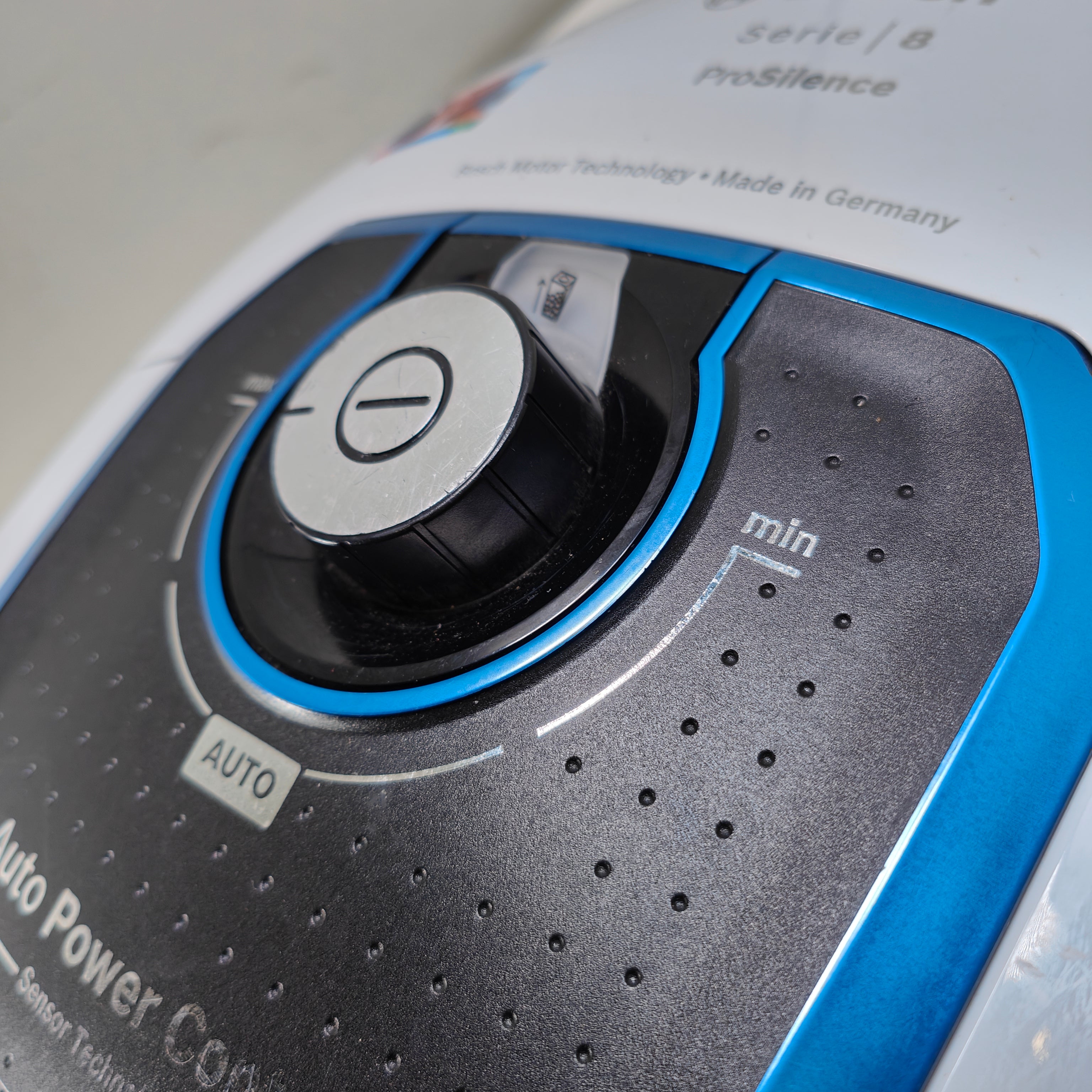 Bosch Serie 8 In'genius ProSilence BGL8SIL5