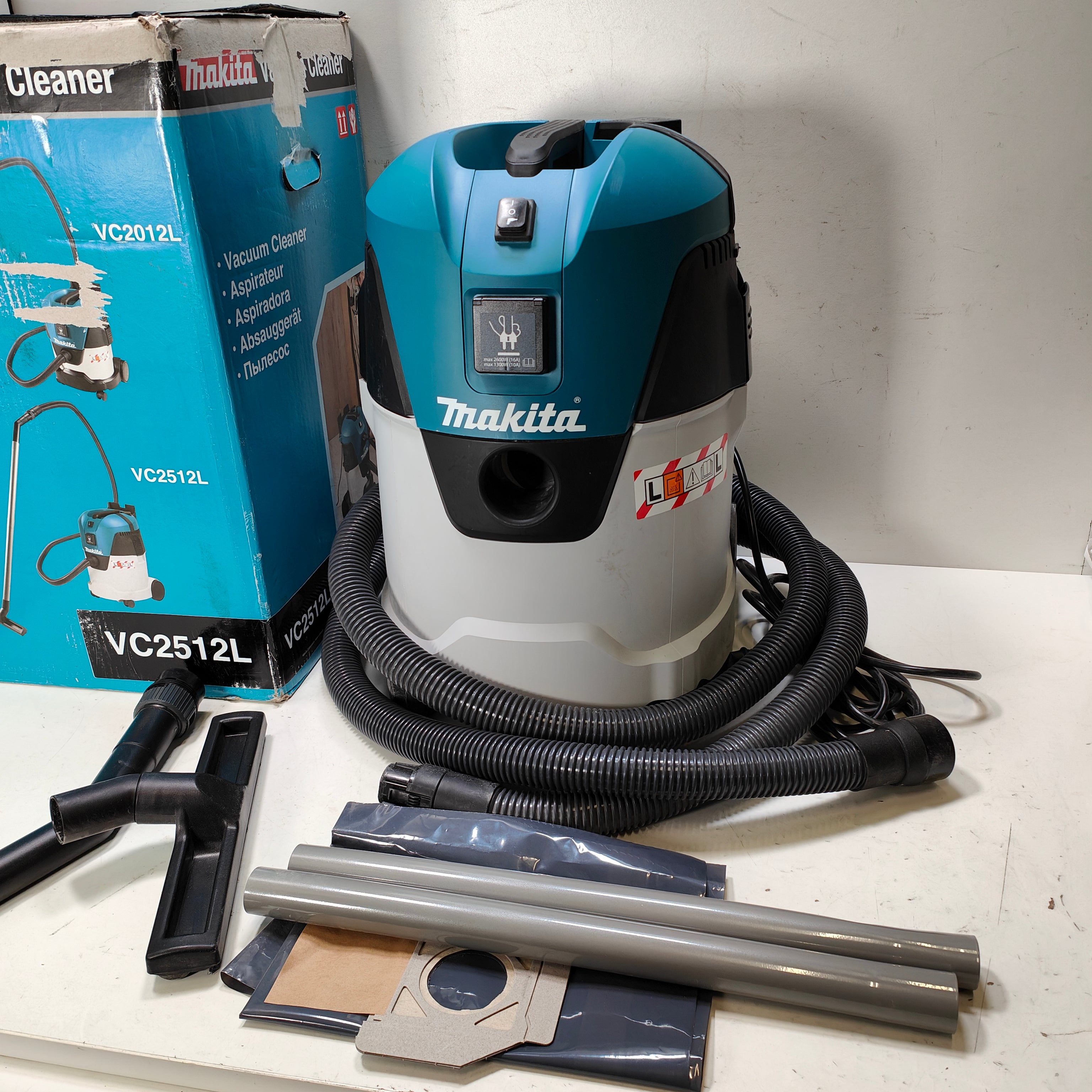Makita VC2512L