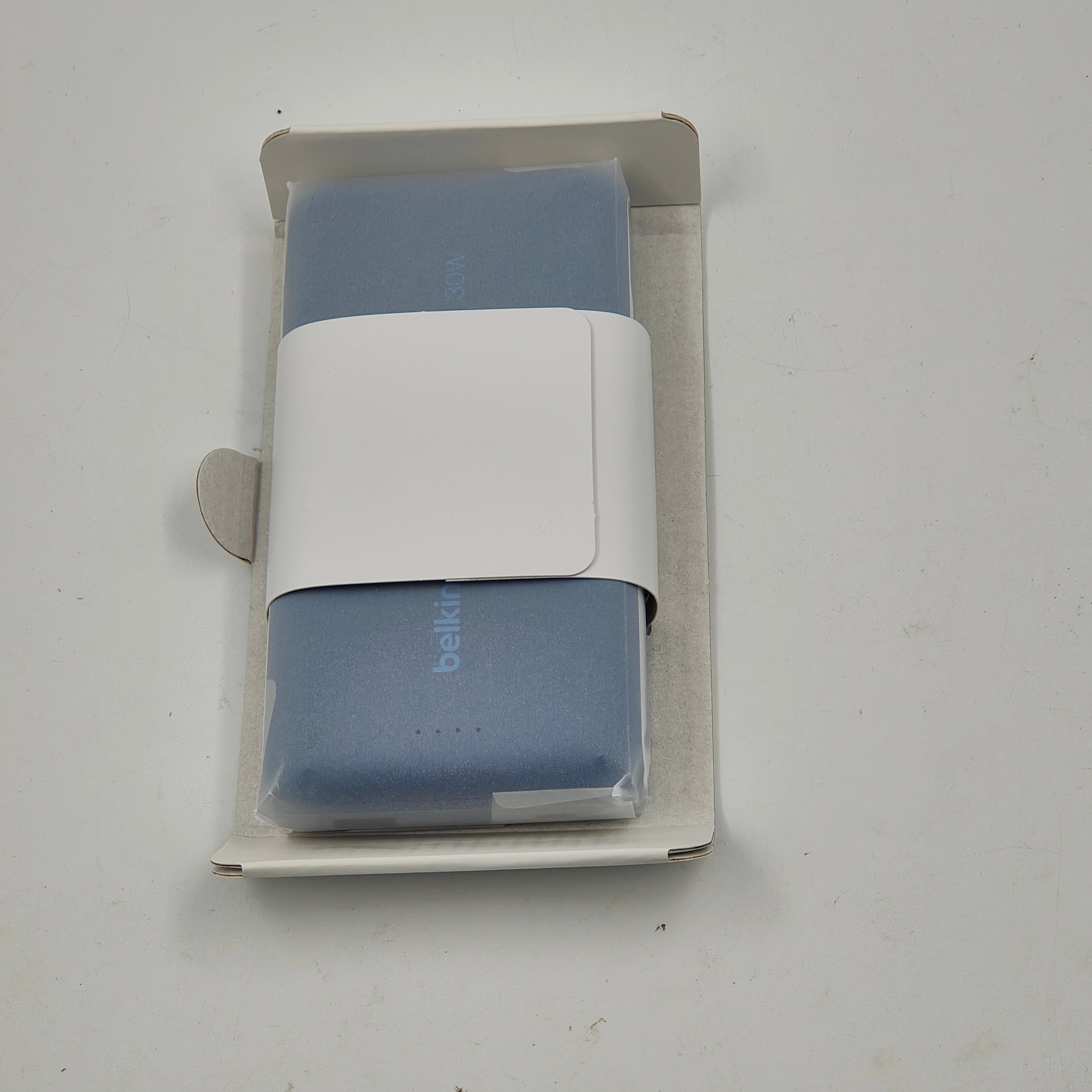 Powerbank Belkin 20000 mAh 30W PD avec câble USB-C intégré – Bleu