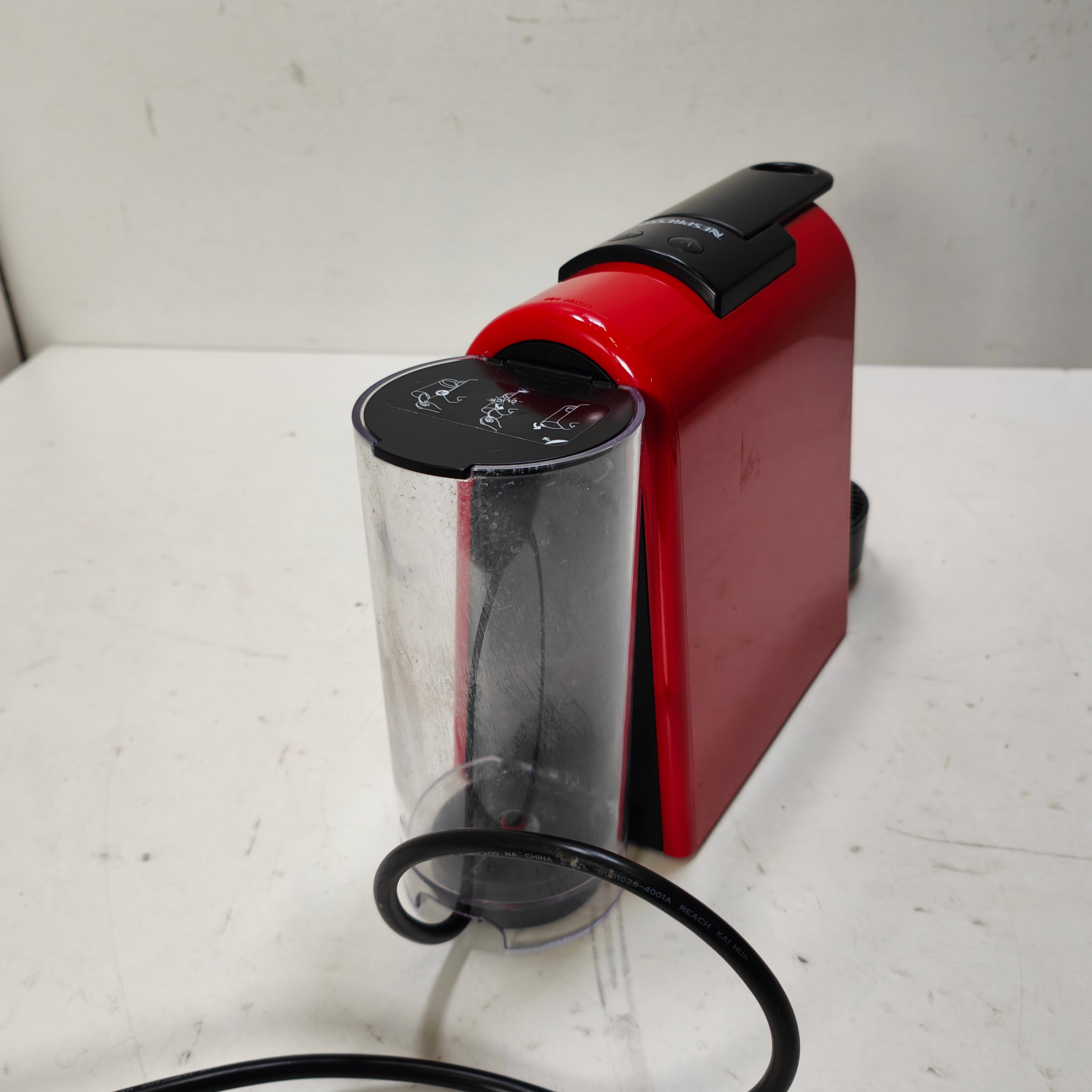 DeLonghi Essenza Mini EN85.R