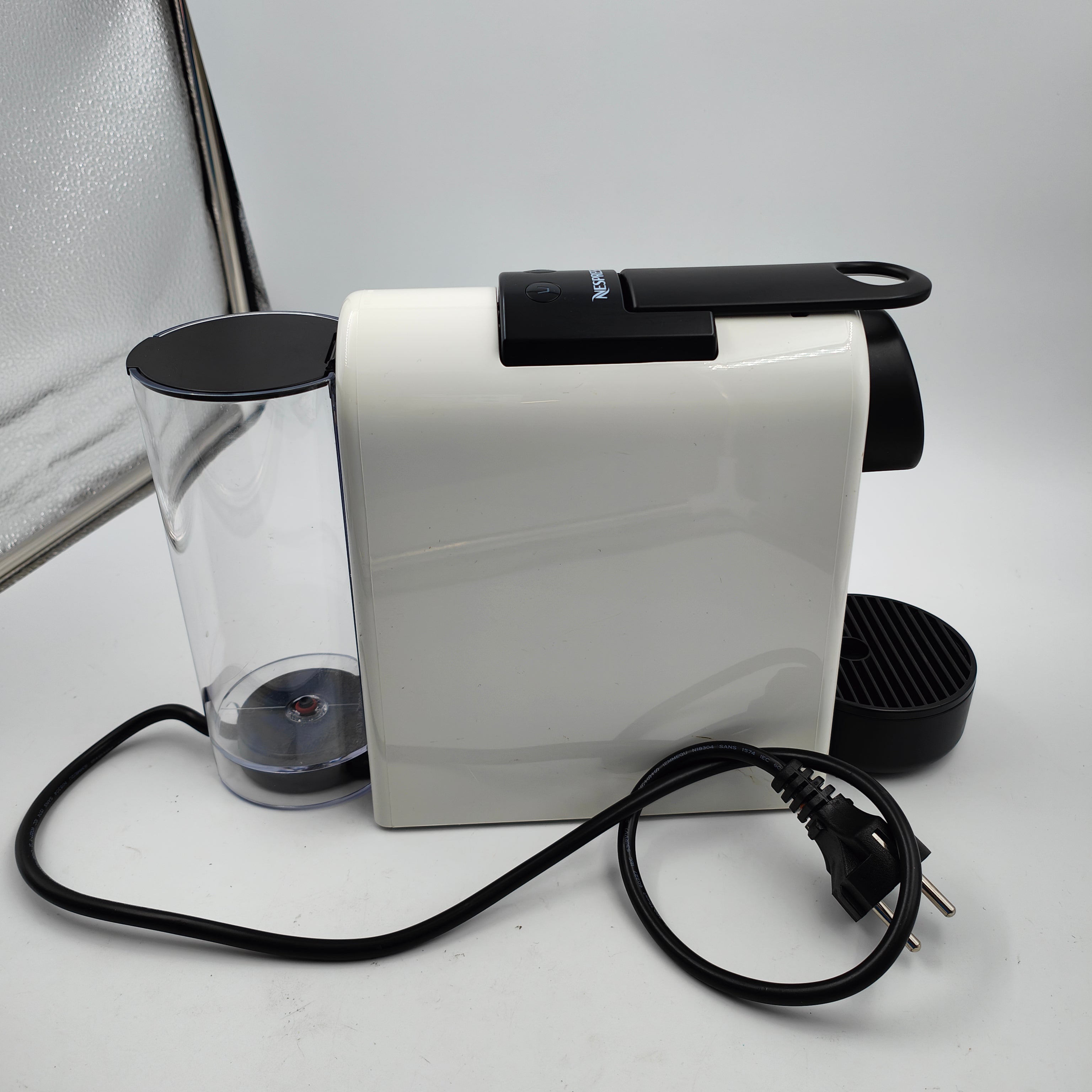 DeLonghi Essenza Mini EN85.W
