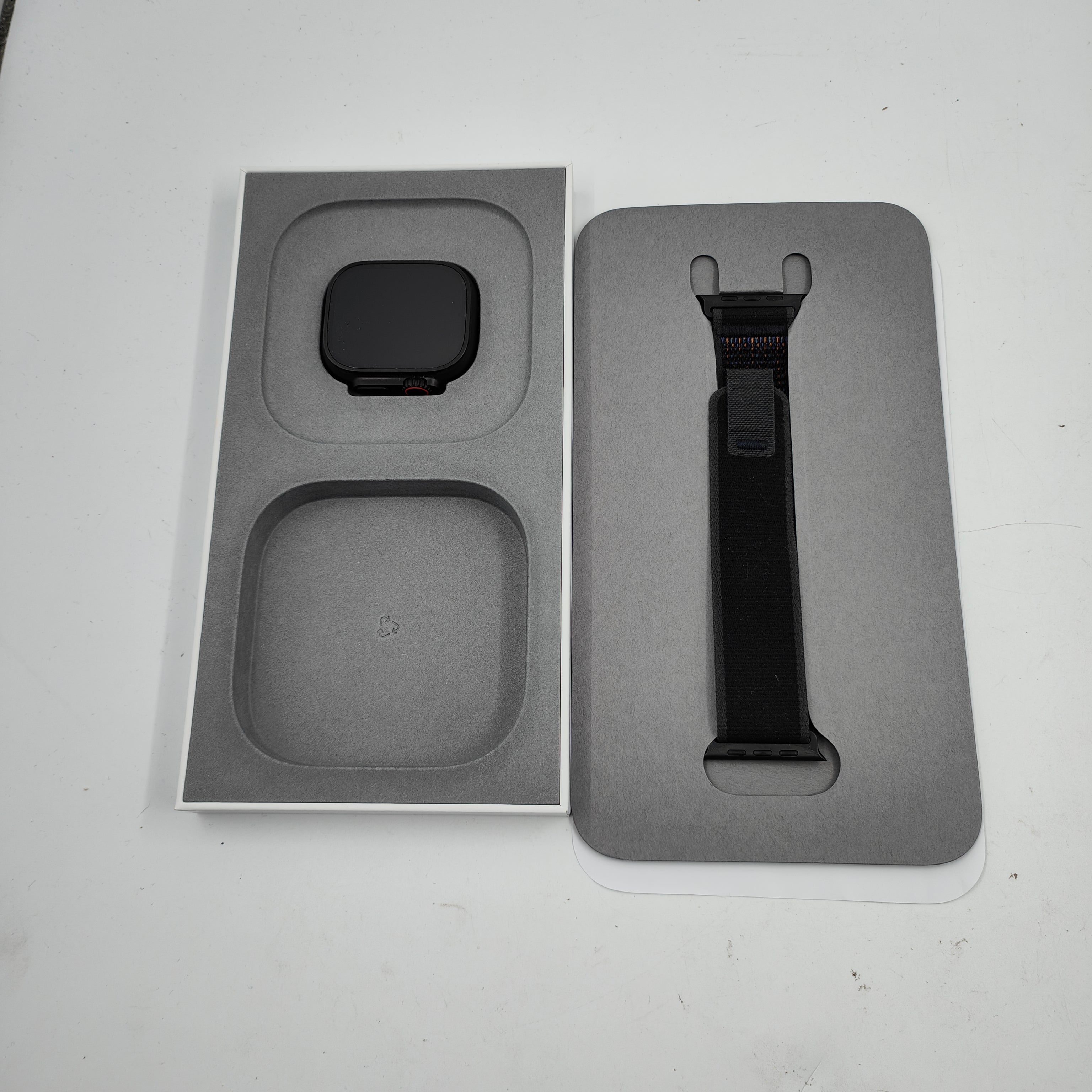 Apple Watch Ultra 3 5G 49mm Schwarz Trail Band M/L