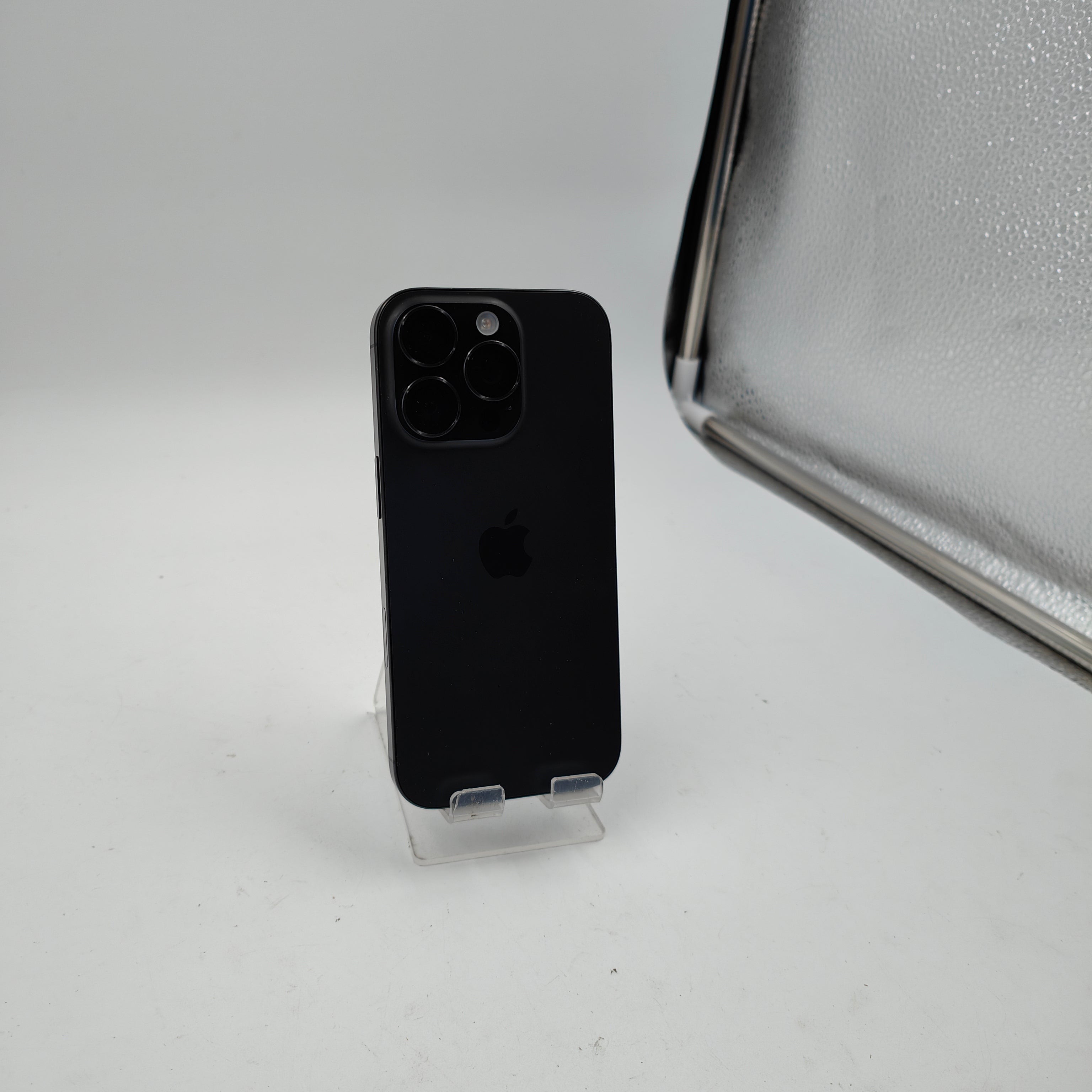 Generalüberholtes iPhone 16 Pro 128GB Schwarz Titan