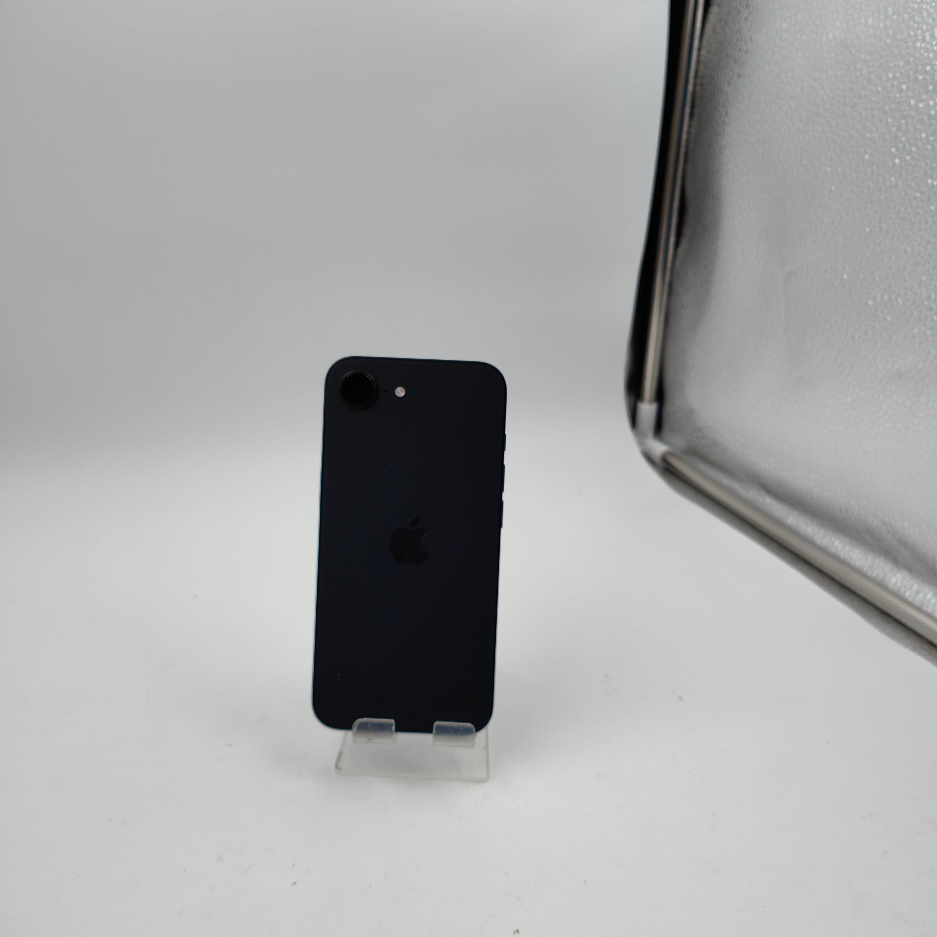 Refurbished iPhone 16e 128GB Zwart