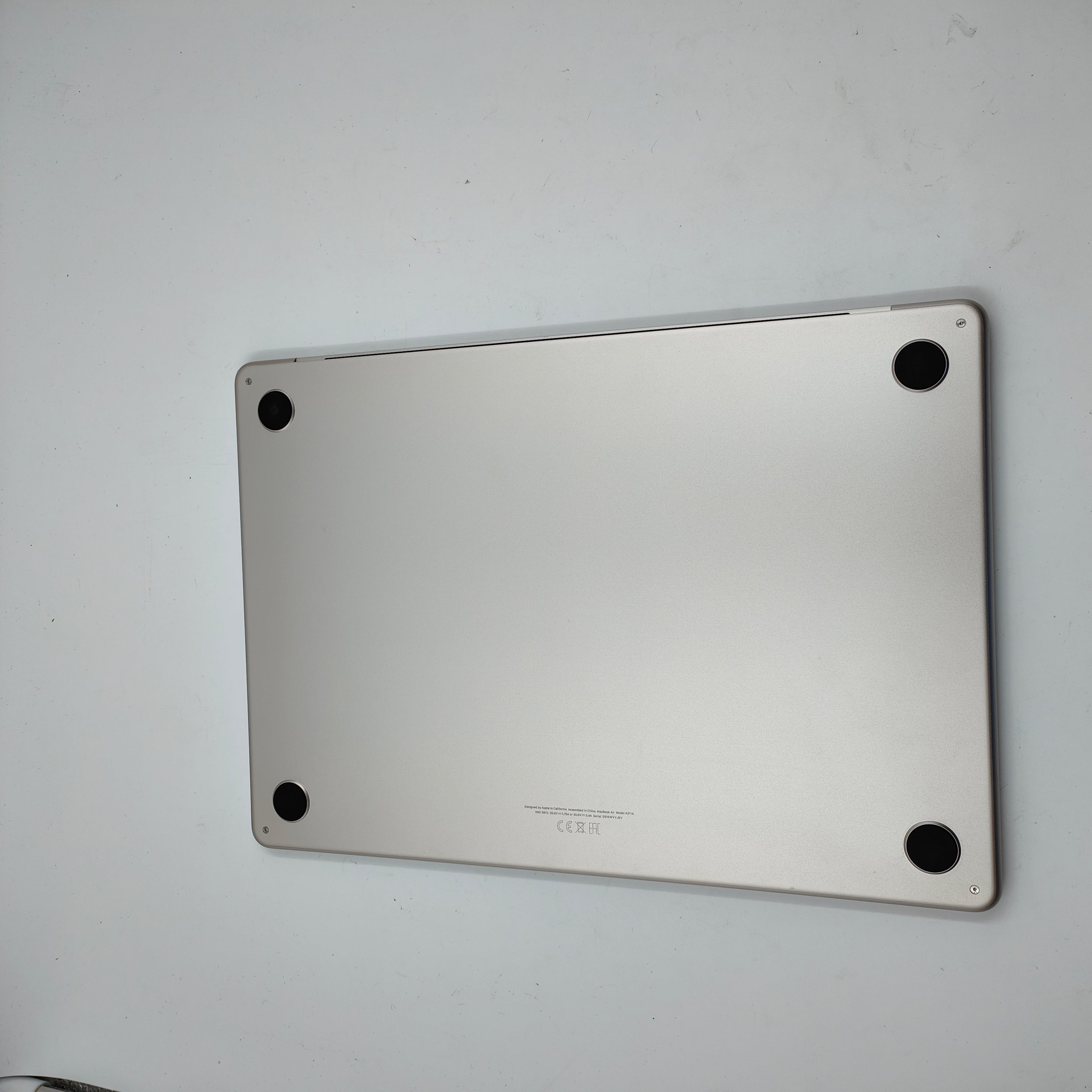 Apple MacBook Air 15" (2024) M3 (8/10) 8GB/256GB Starlight QWERTZ