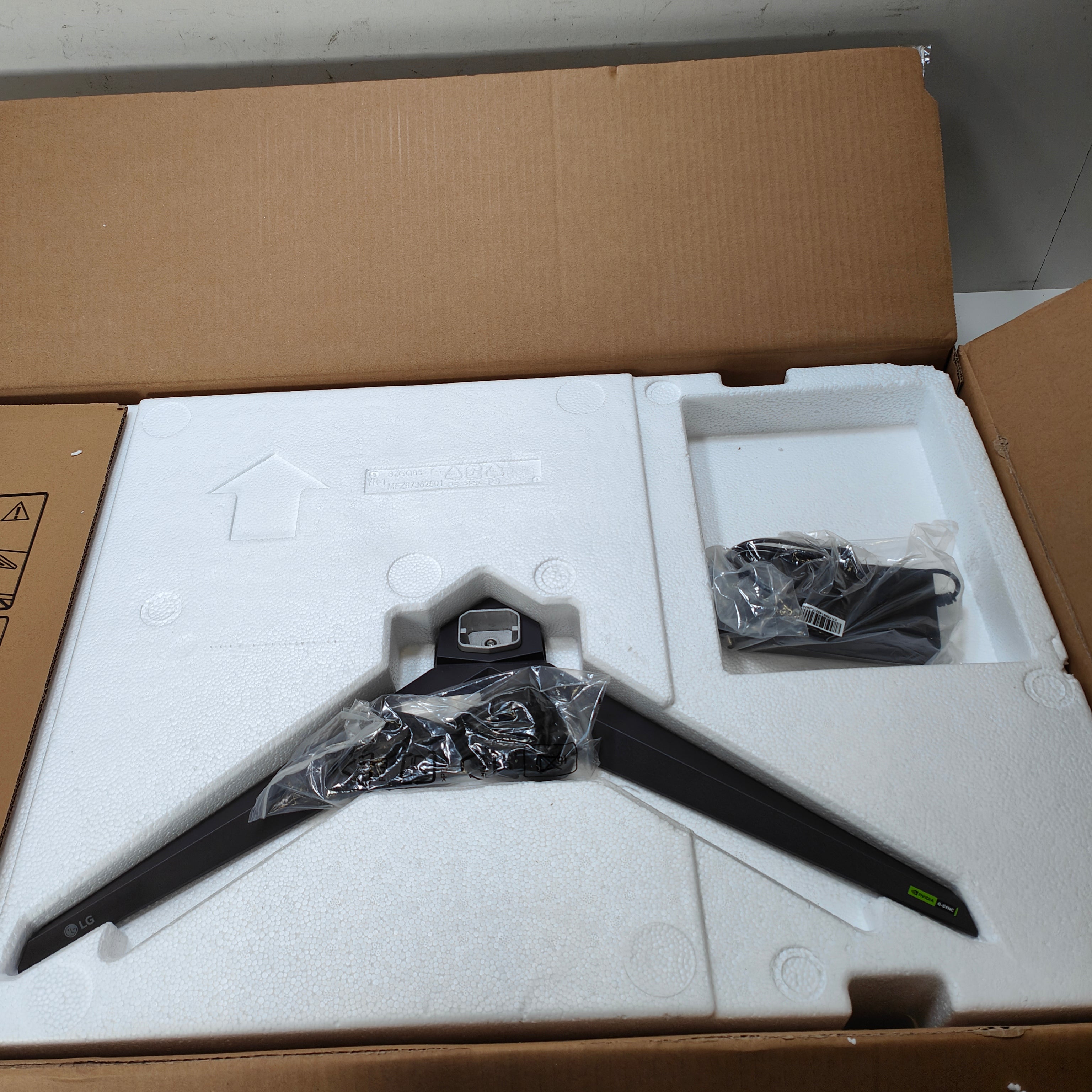 LG UltraGear 32GR93U-B