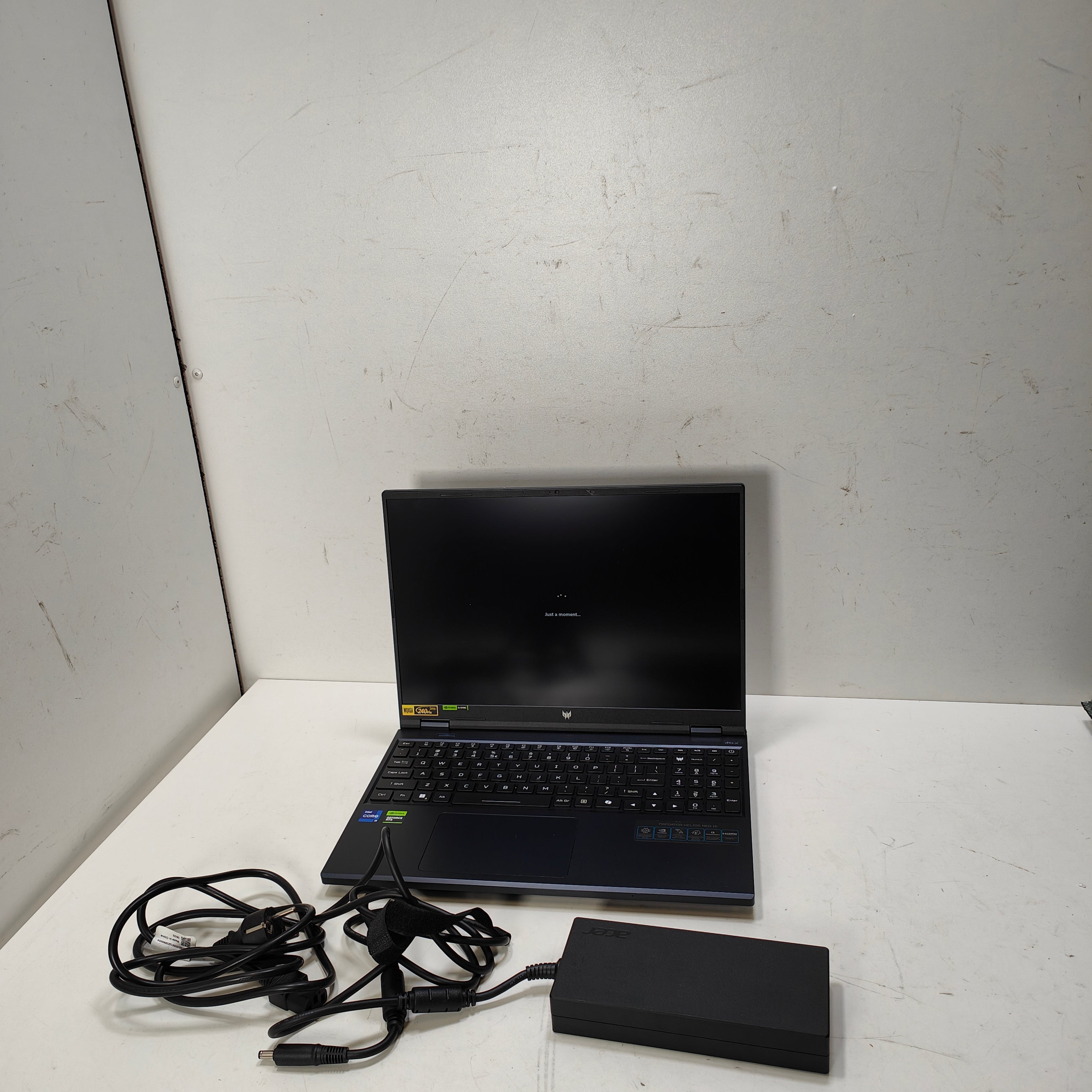 Acer Predator Helios Neo 16 (PHN16-72-95HS) QWERTY