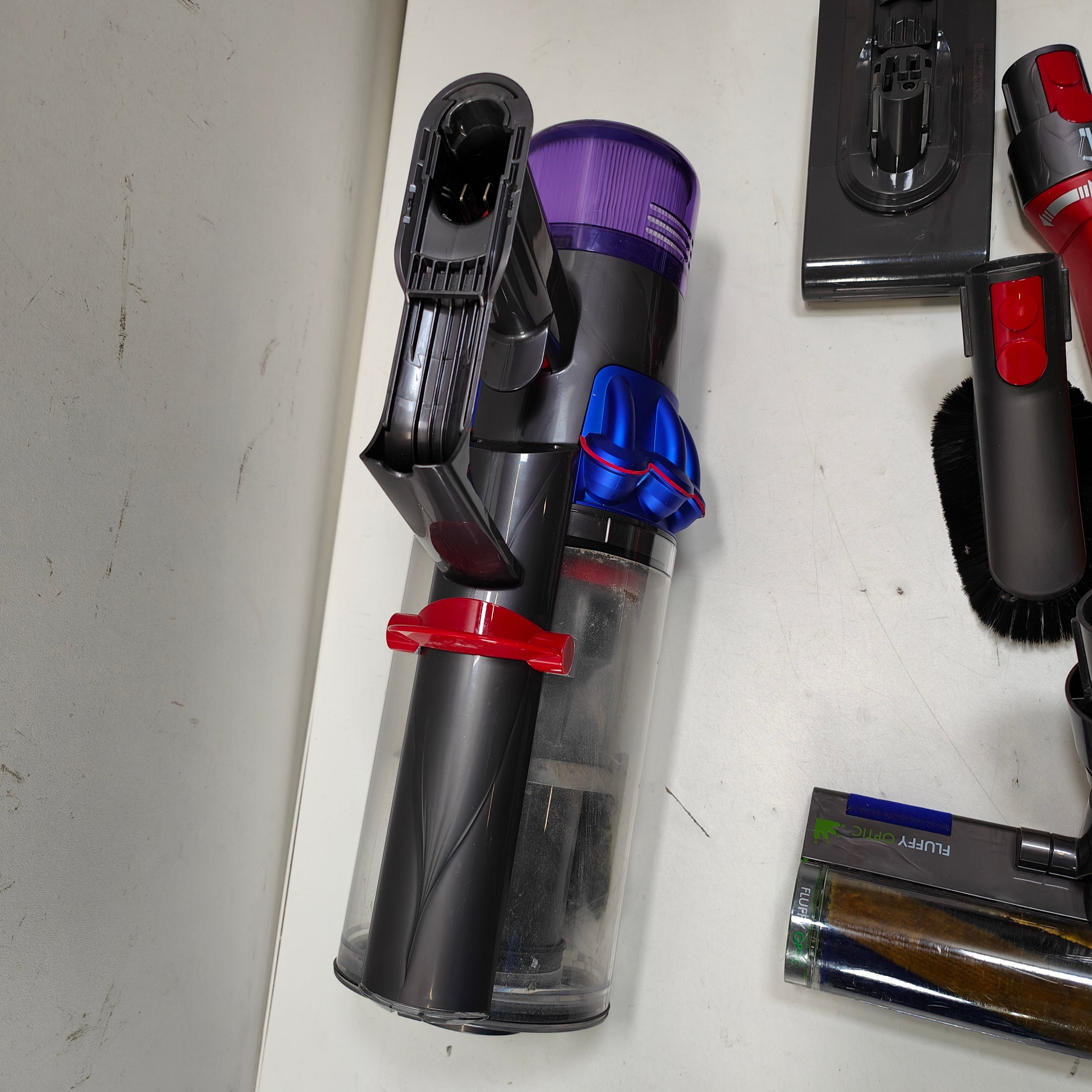 Dyson V11 Fluffy