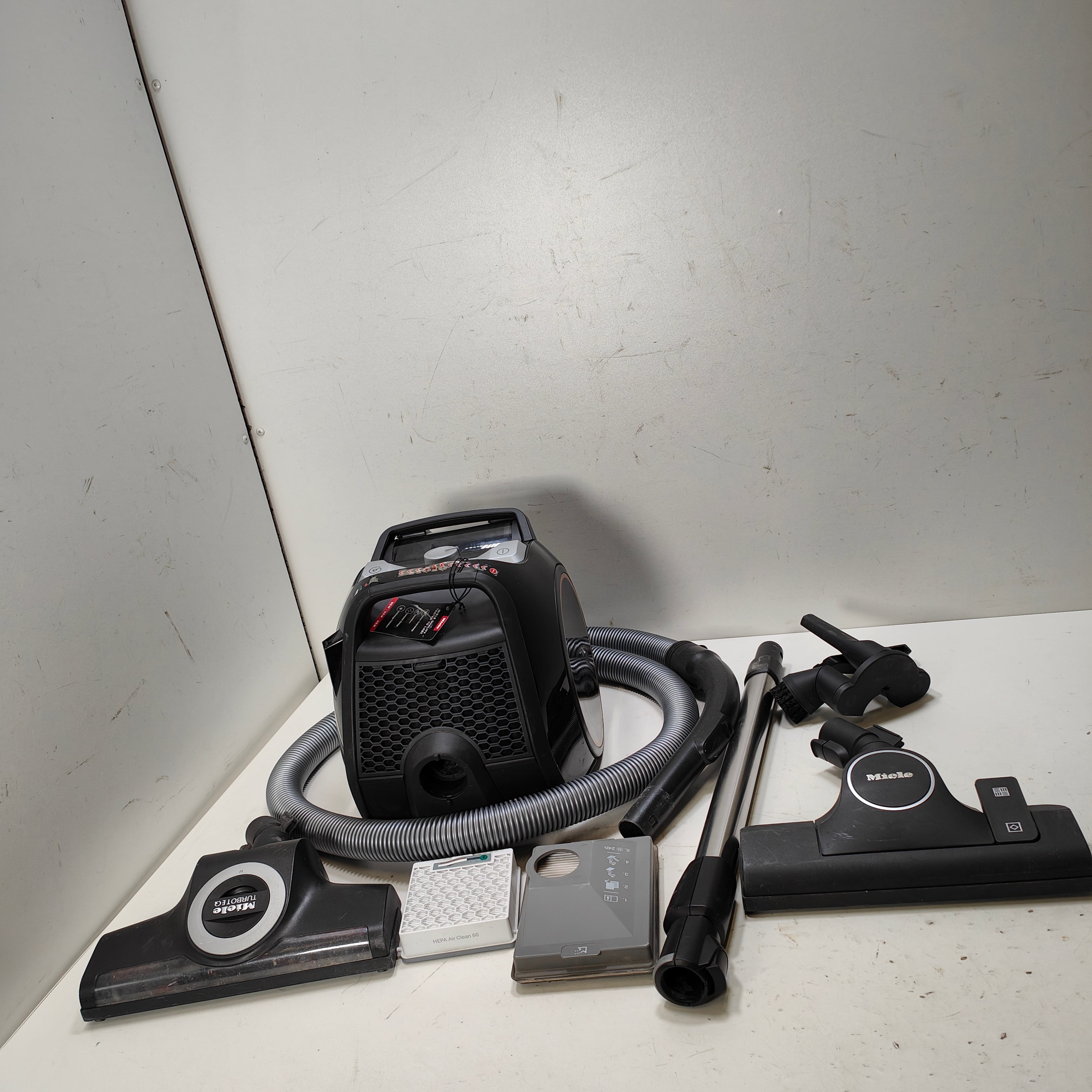 Miele Boost CX1 Cat & Dog Obsidian Schwarz