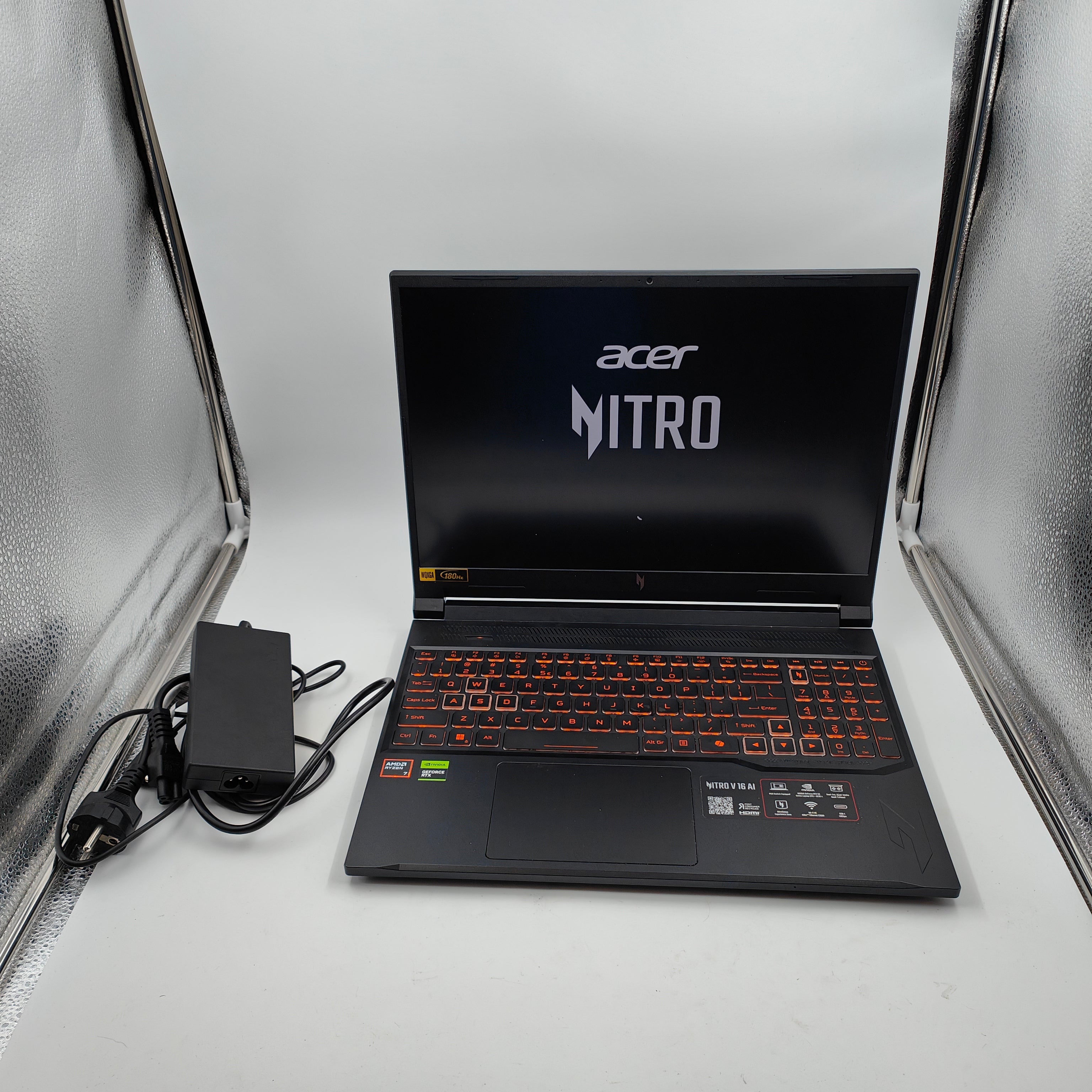 Acer Nitro V 16 AI ANV16-42-R8PW QWERTY