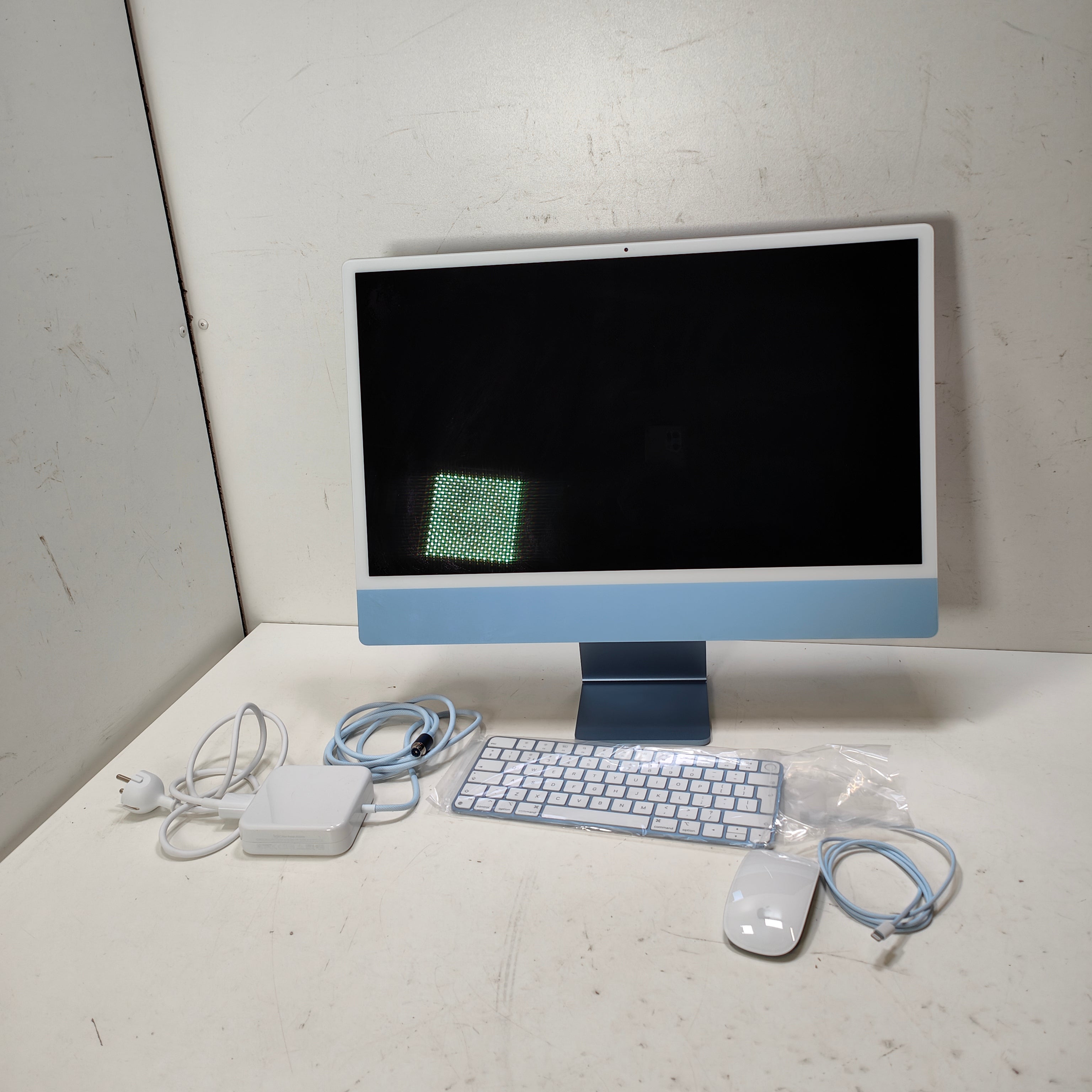 Apple iMac 24" (2023) M3 (8/10) 16GB/256GB Blau QWERTZ
