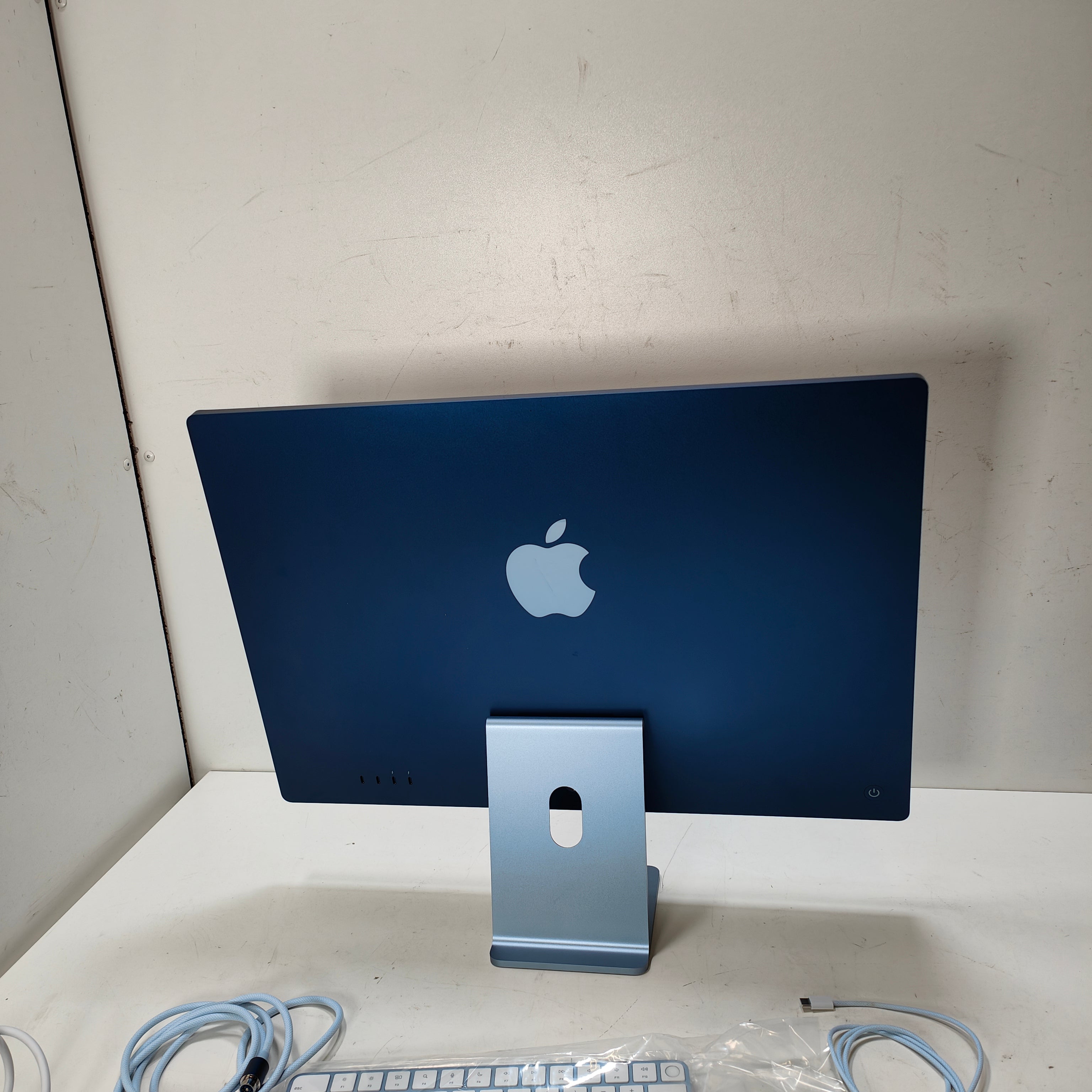 Apple iMac 24" (2023) M3 (8/10) 16GB/256GB Blau QWERTZ