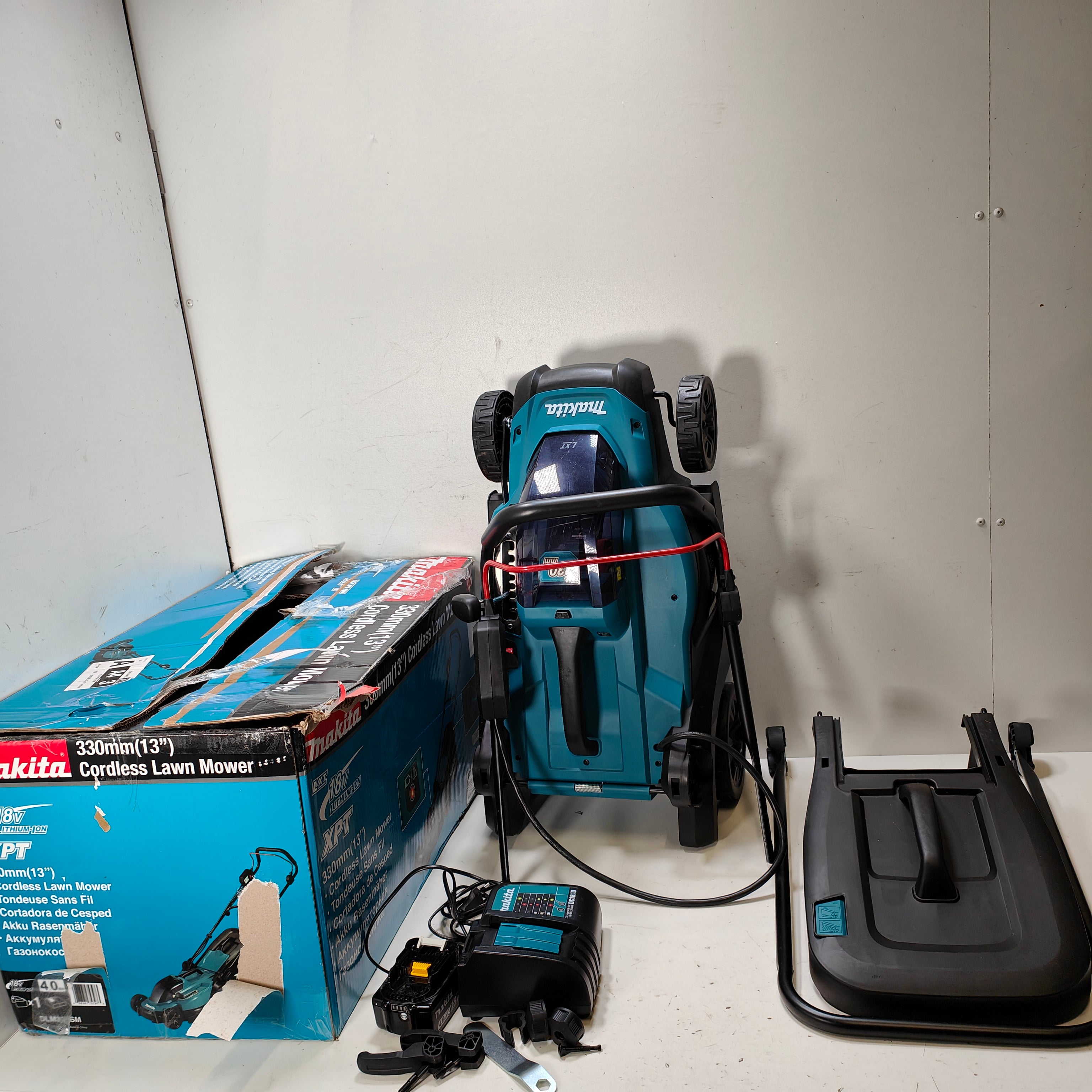 Makita DLM330SM