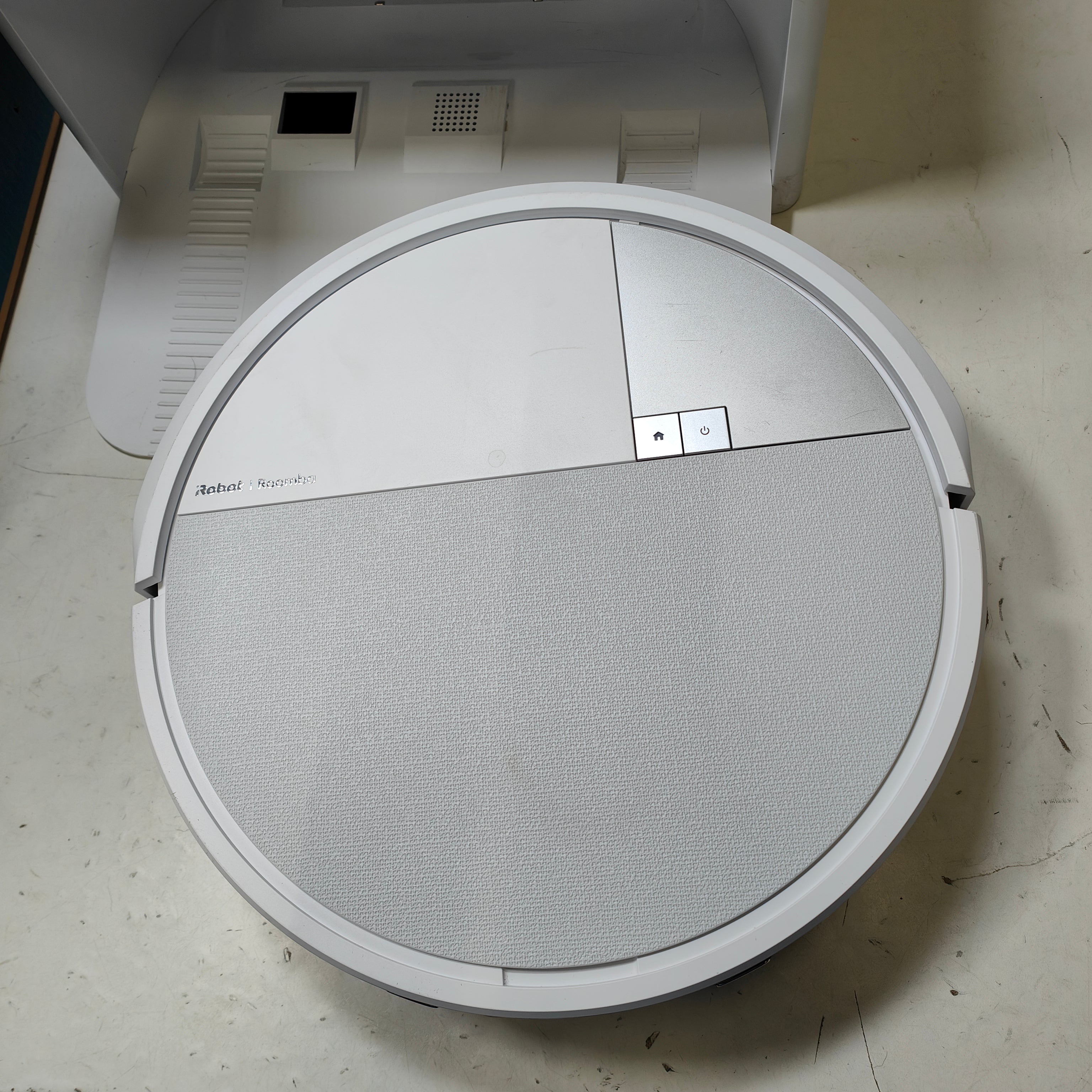 iRobot Roomba Max 705 Combo + White