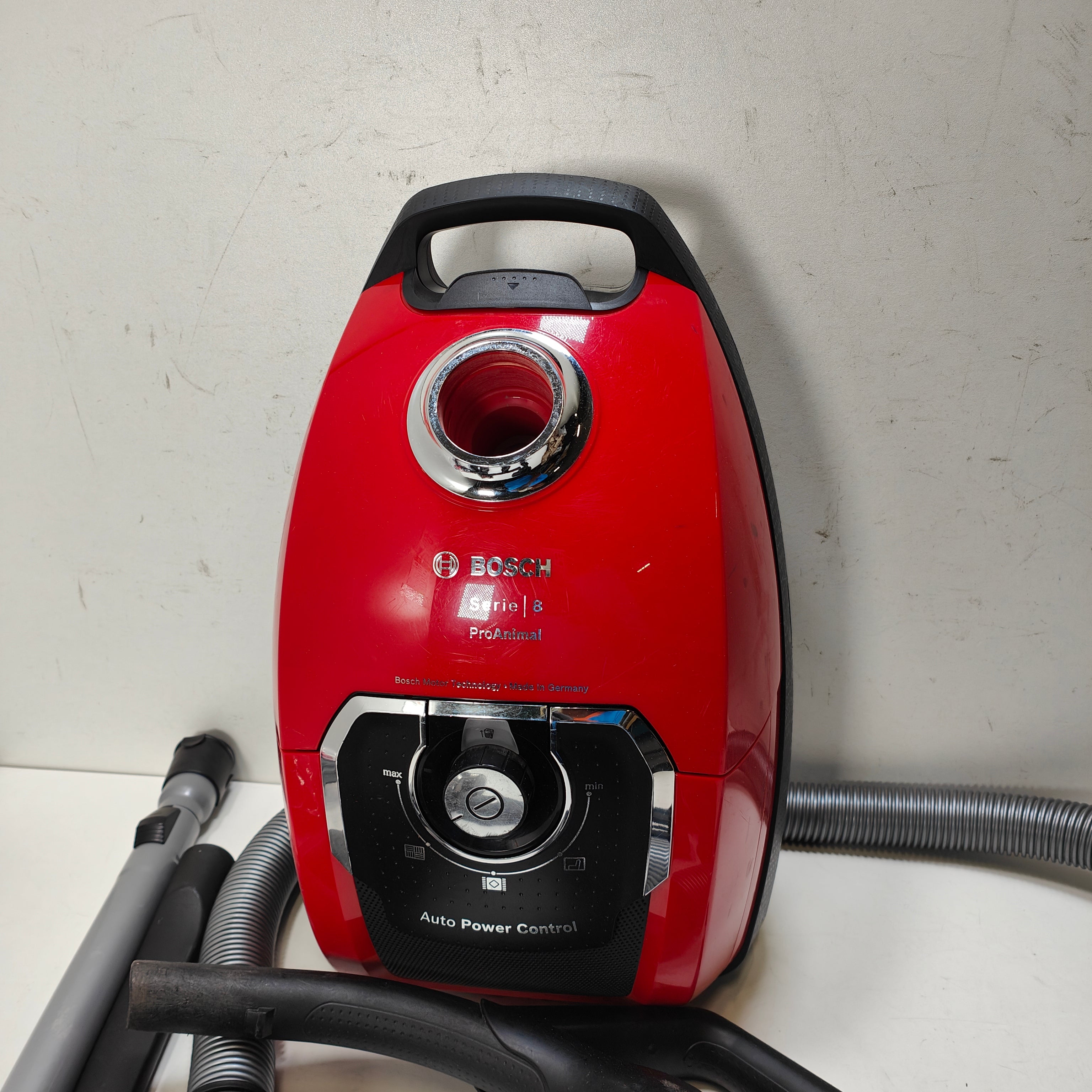 Bosch Serie 8 In'genius ProAnimal BGB8PET3A