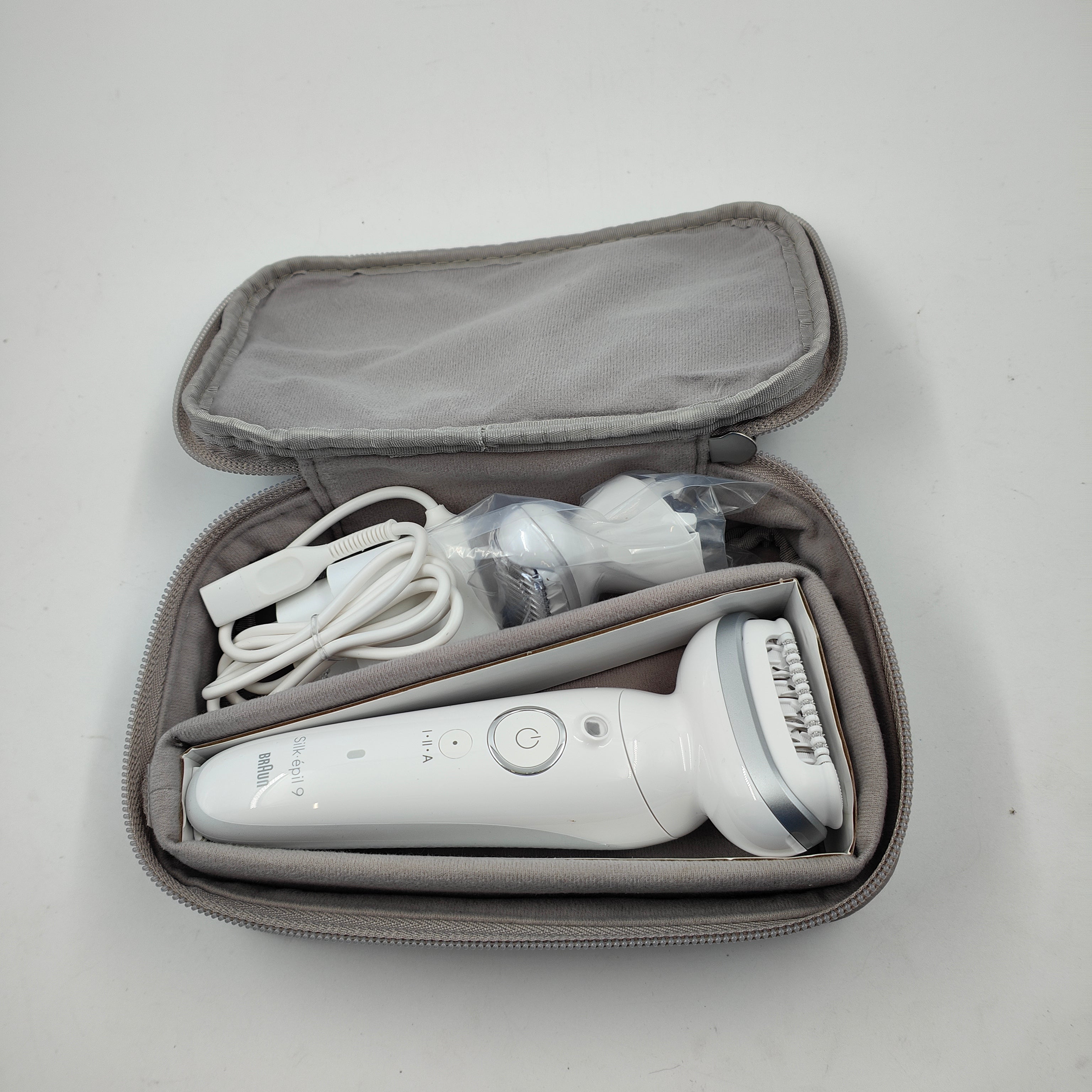 Braun Silk·épil 9 9-030 Zilver
