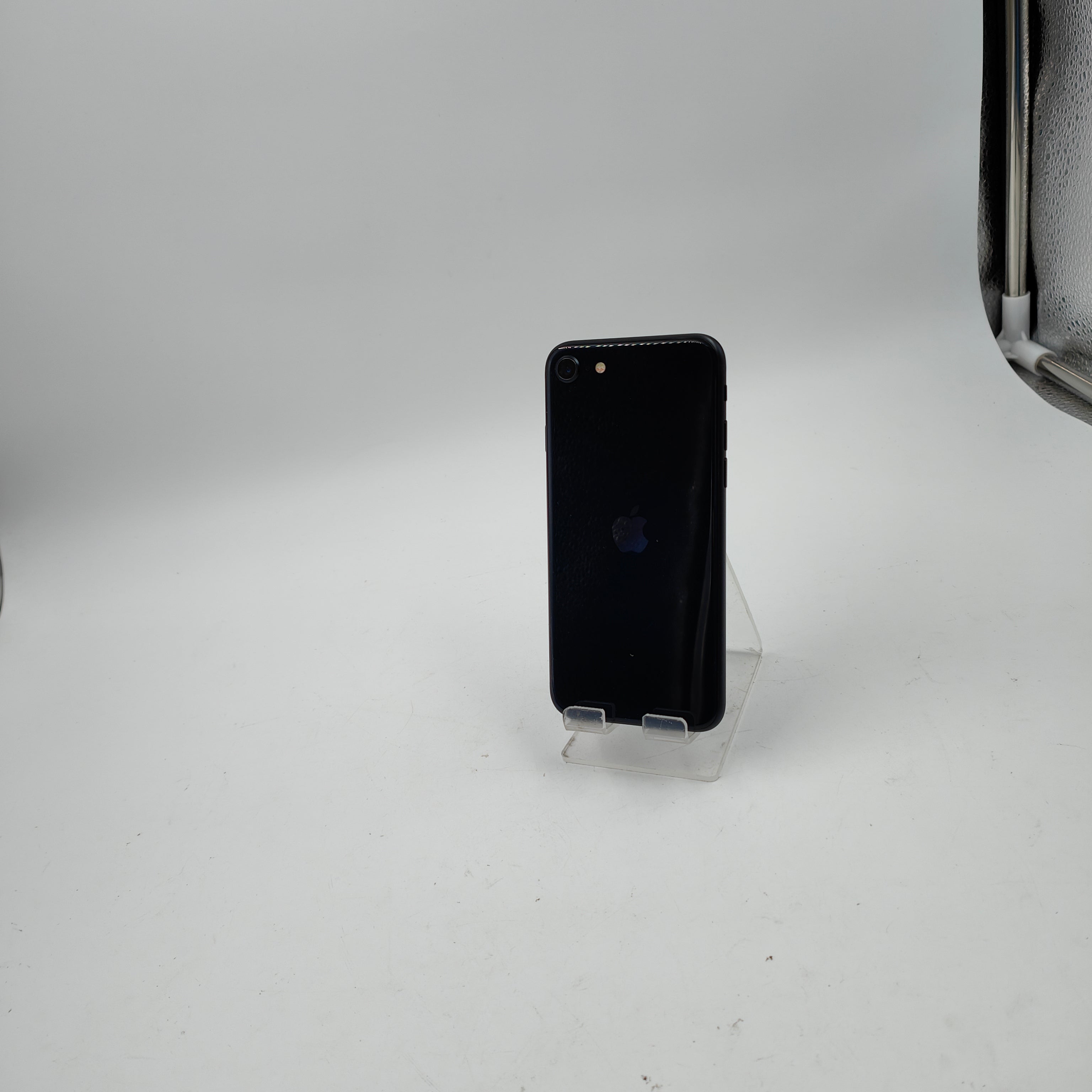 Refurbished iPhone SE (3rd gen) Midnight 64GB