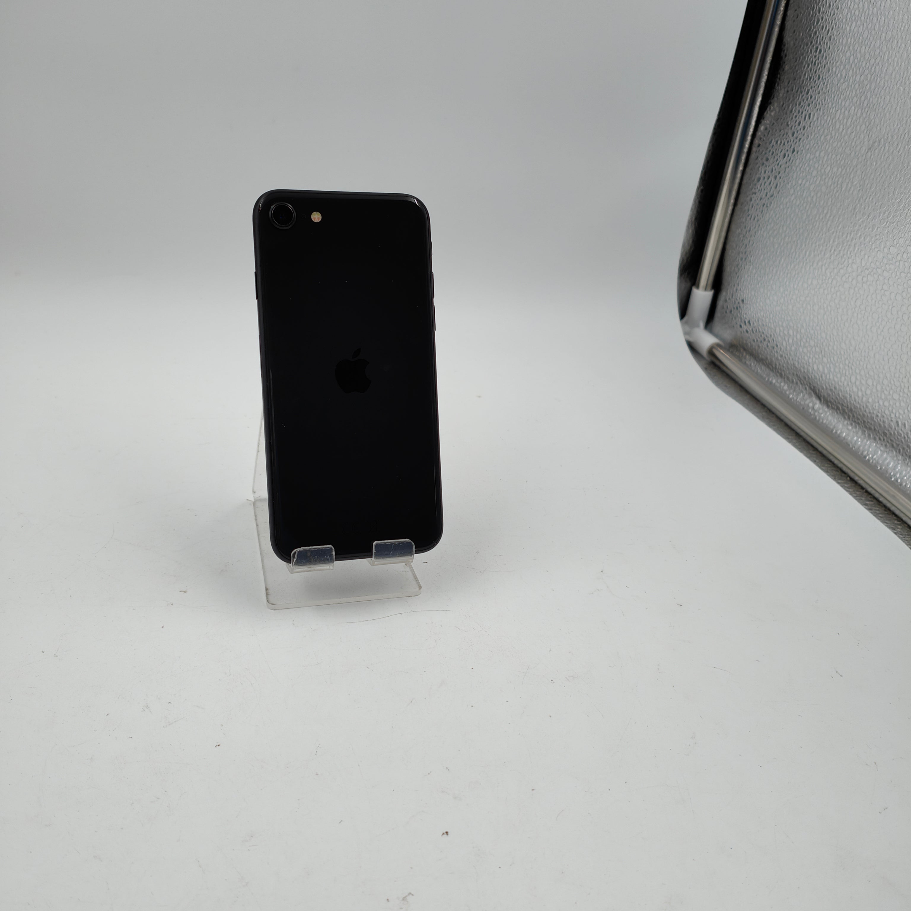 Generalüberholtes iPhone SE (3. Generation) Midnight 64GB