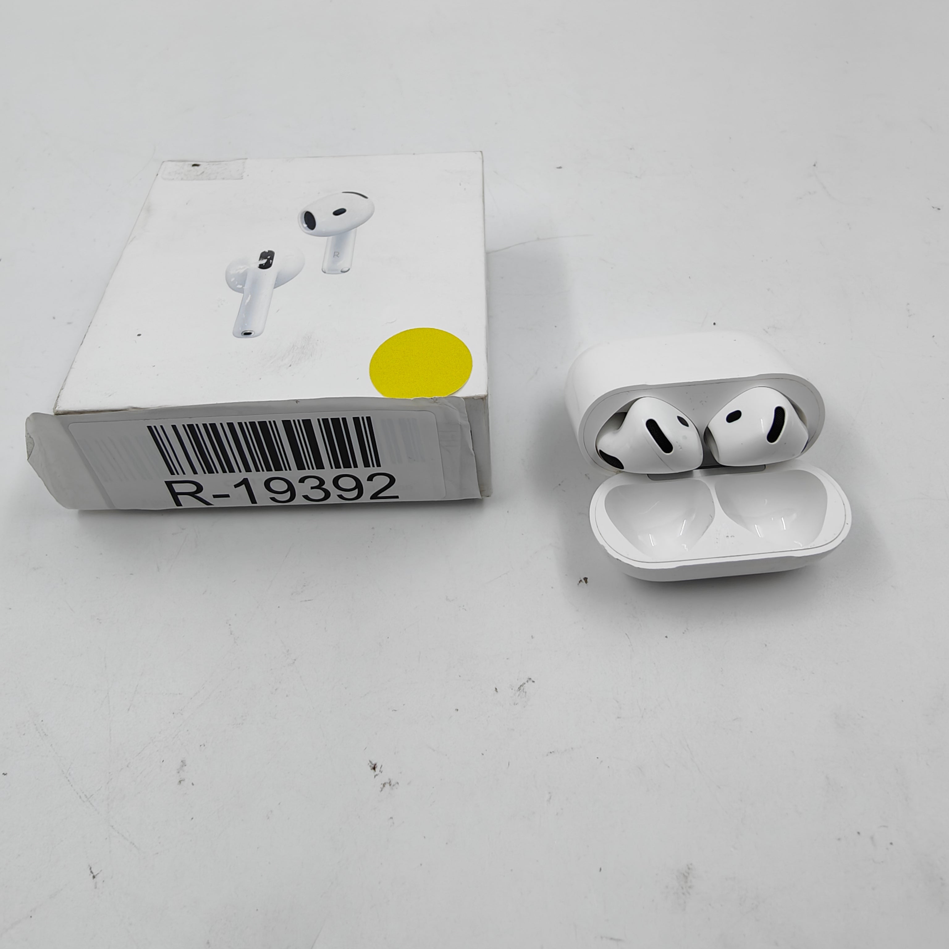 Apple AirPods 4 Active Noise Cancellation