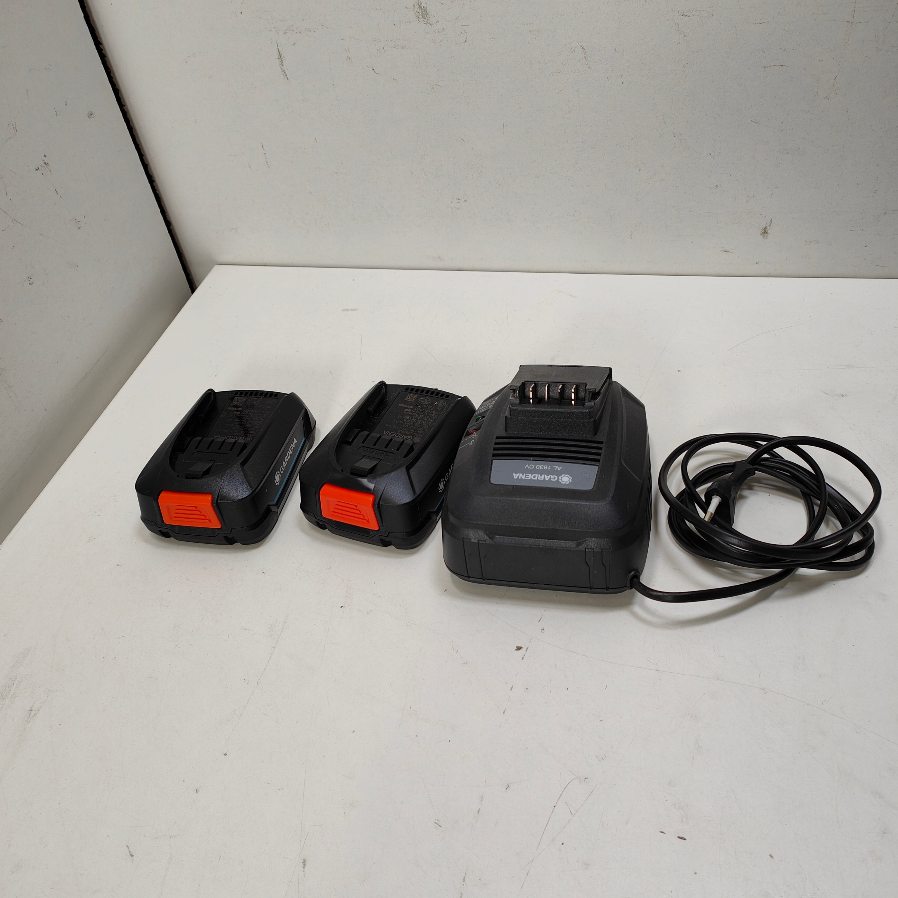 Gardena P4A QC 18V 2,5 Ah Akku (2x) + Ladegerät