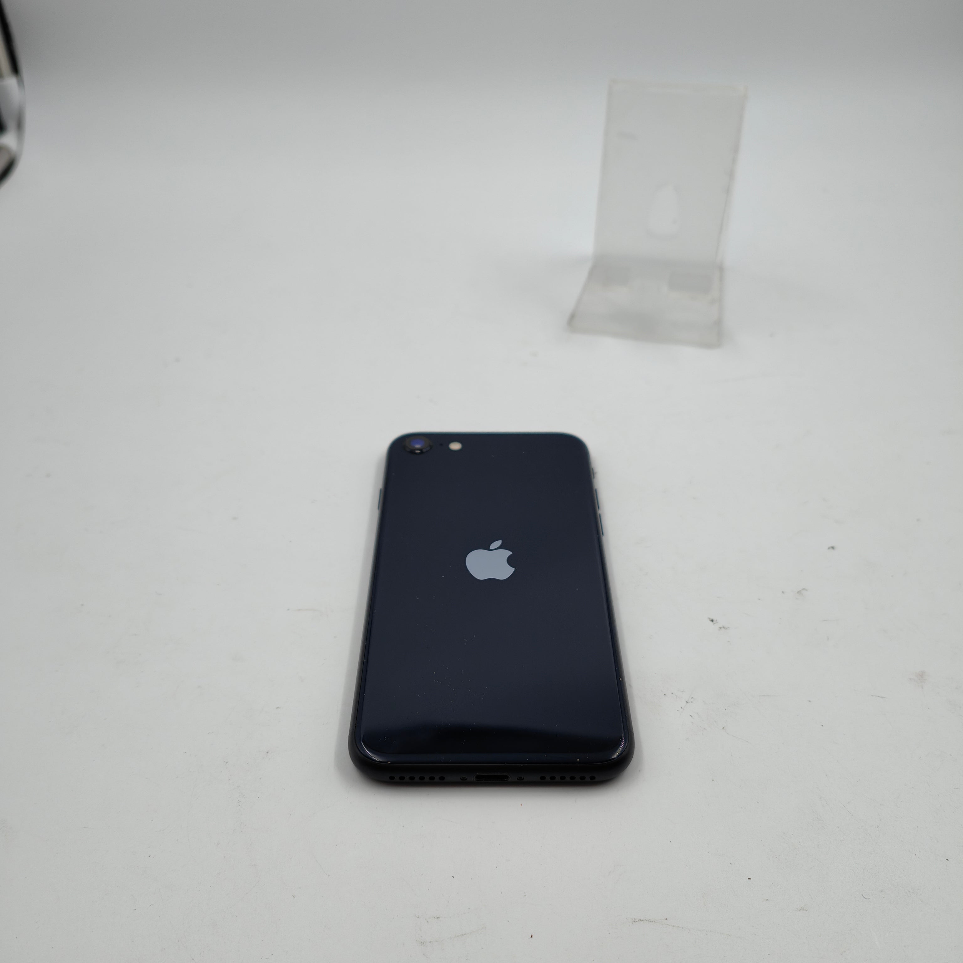 Generalüberholtes iPhone SE (3. Generation) Midnight 64GB