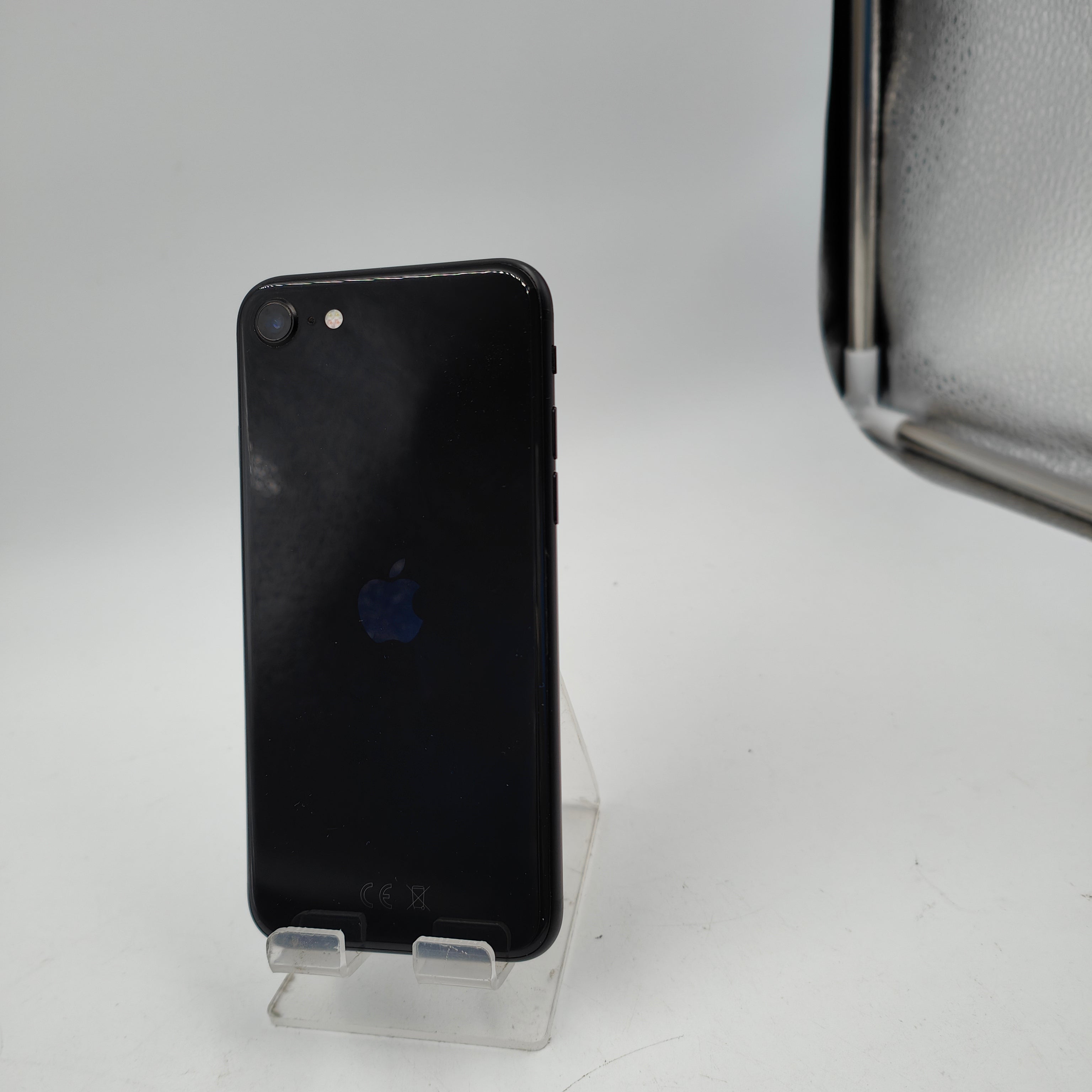 Generalüberholtes iPhone SE (3. Generation) Midnight 64GB