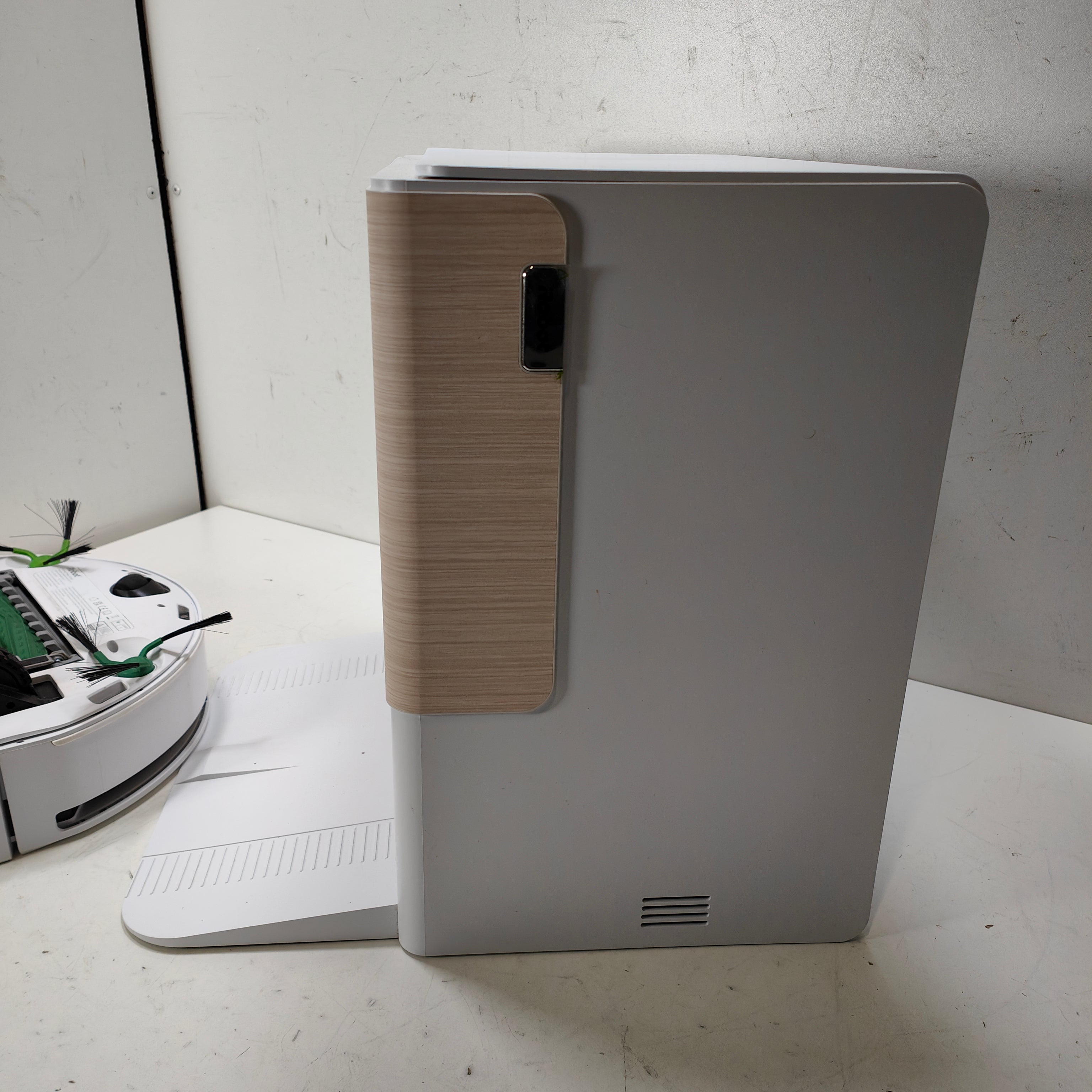 iRobot Roomba Max 705 Combo-Roboter + AutoWash™-Dock Weiß