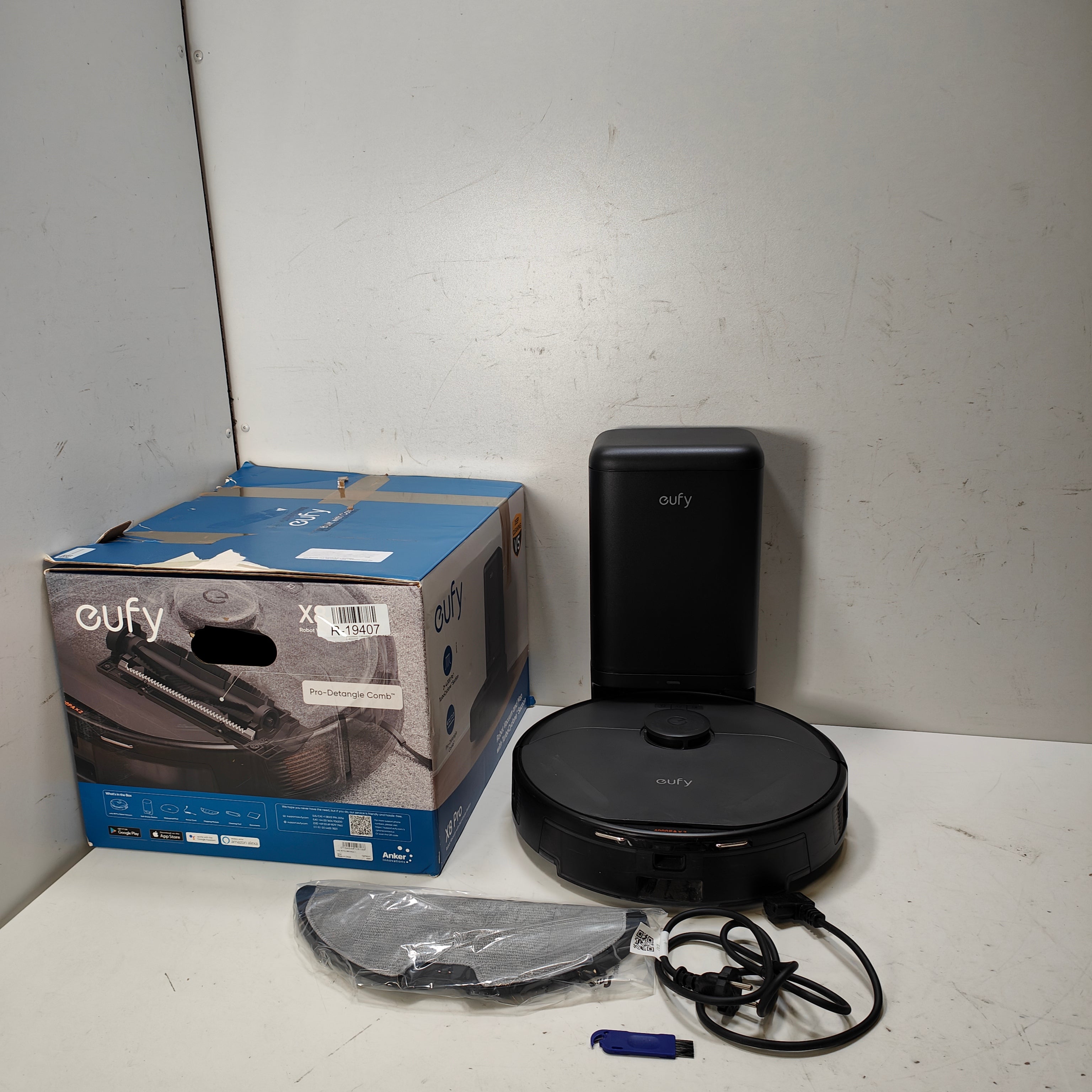 iRobot Roomba Plus 405 Combo-Roboter + Autowash-Dock Schwarz