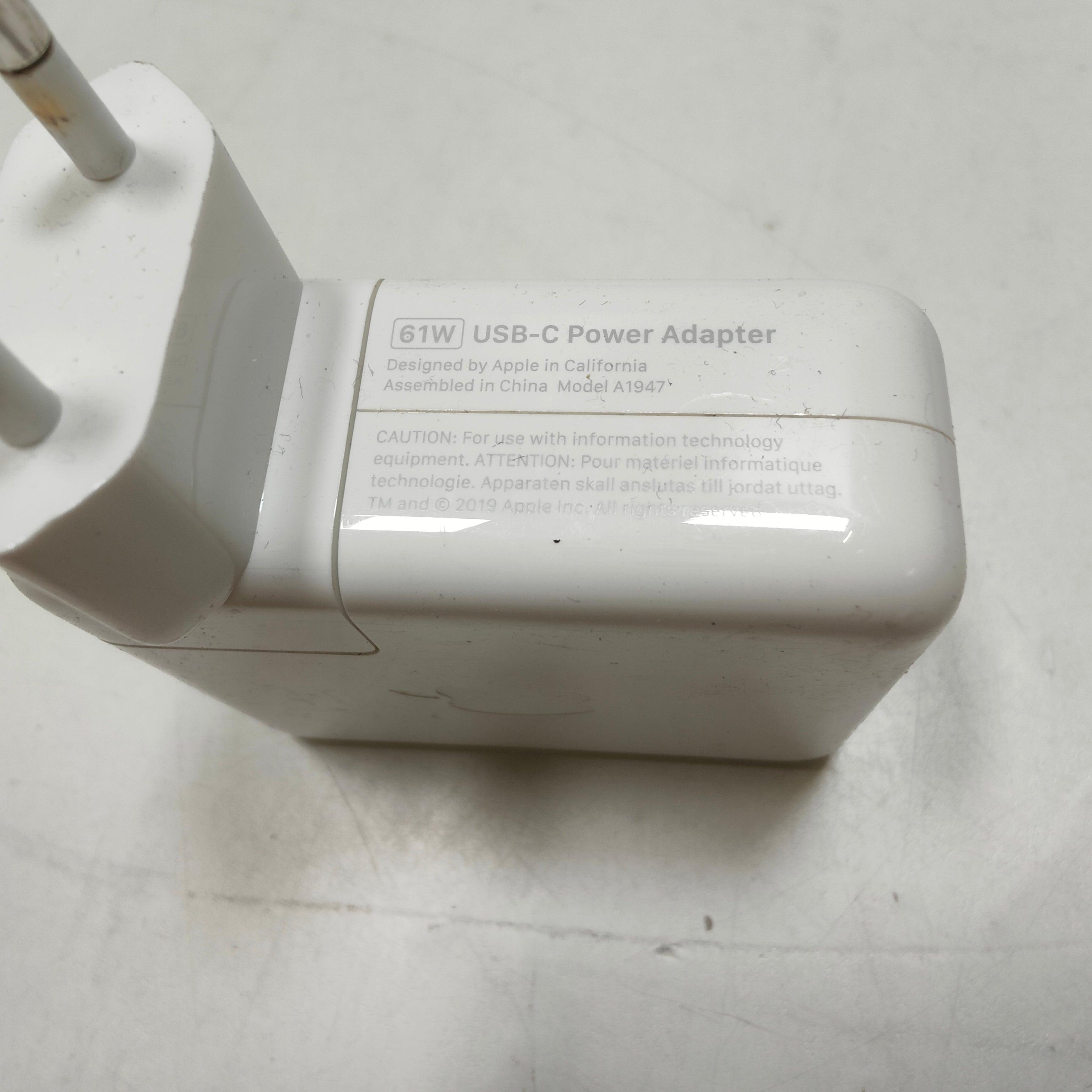 Adaptateur secteur USB-C 61W pour Apple MacBook (sans câble)