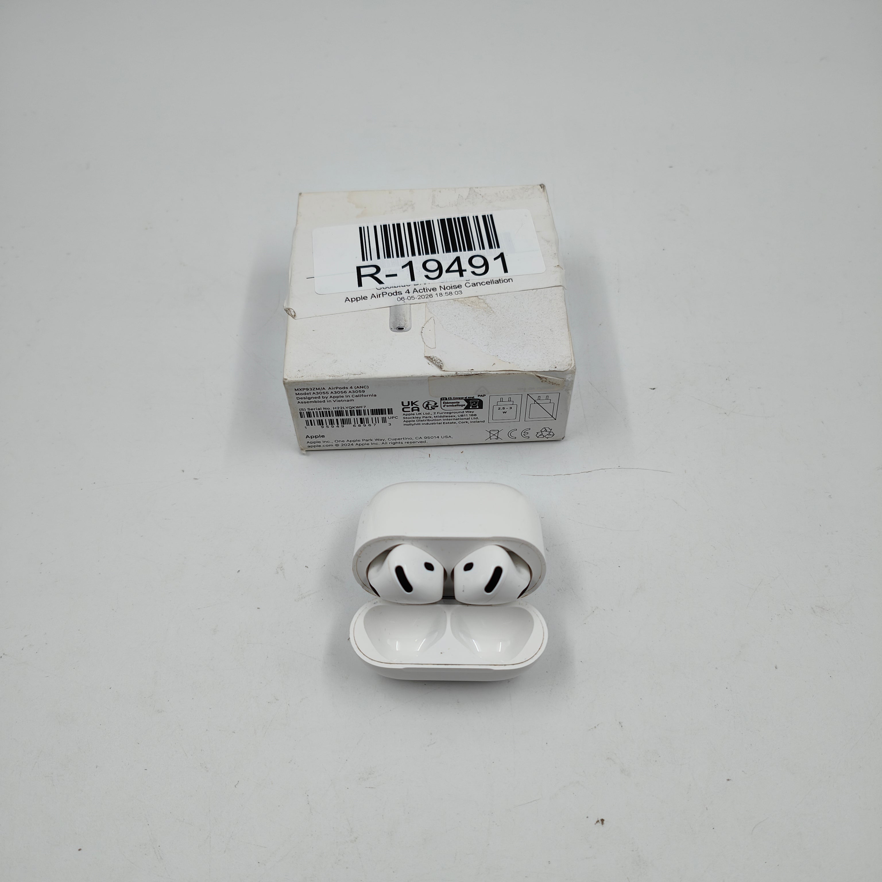 Apple AirPods 4 avec suppression active du bruit
